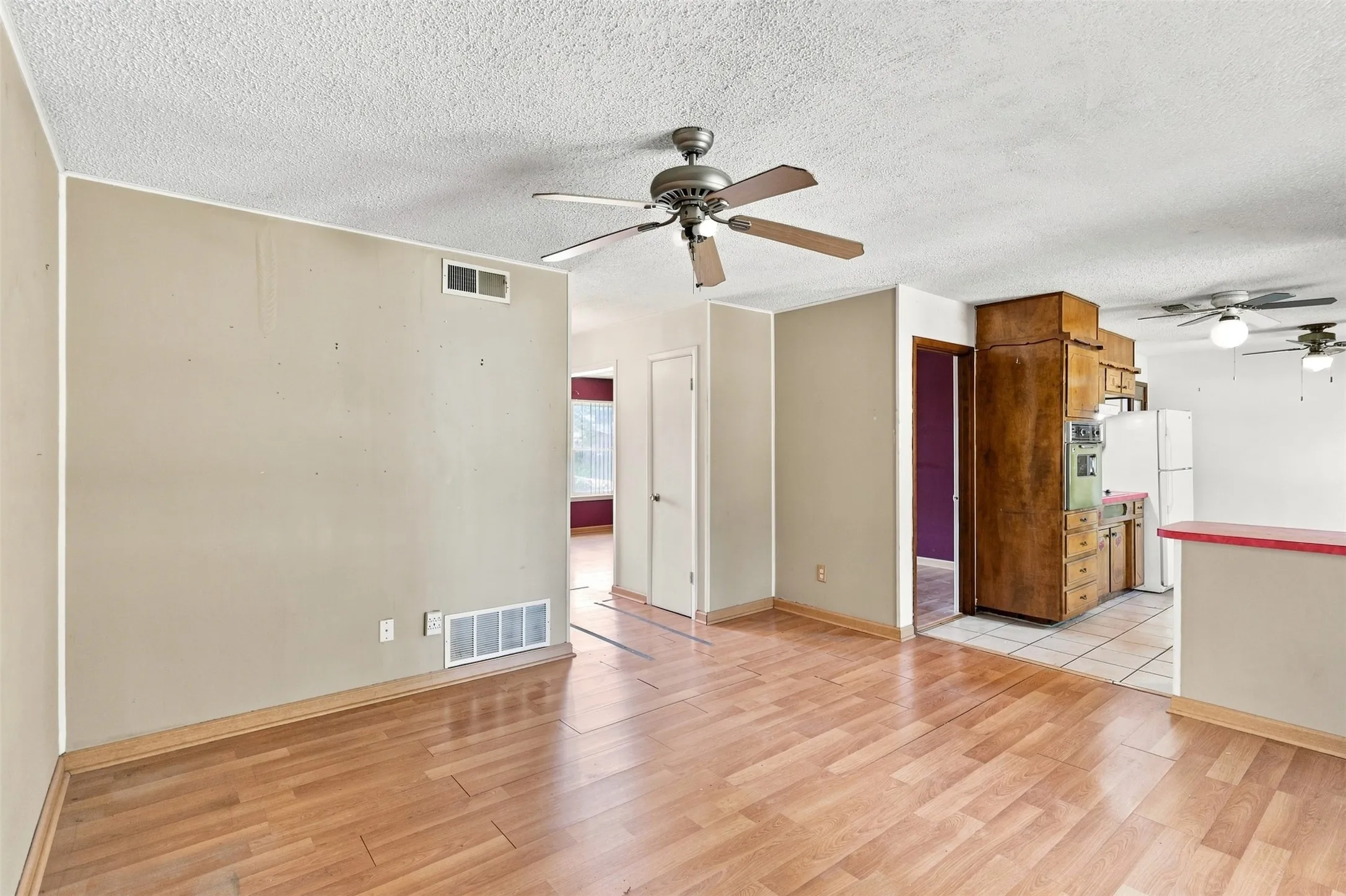 Single Family Residence For Sale in Palo Pinto County , 2107 10th Street, Mineral Wells, Texas 76067, 3 Bedroom, 2 Bathroom, 2 Garage spaces, 1,792 Sqft, built in 1968, mls#21344102, Real Estate Agent in Mineral Wells, Homes For Sale in Palo Pinto county, Homes For Sale in Mineral Wells, Realtor in Mineral Wells Texas, Real Estate Brokerage Independent Realty Texas, Luminita Cordes Realtor