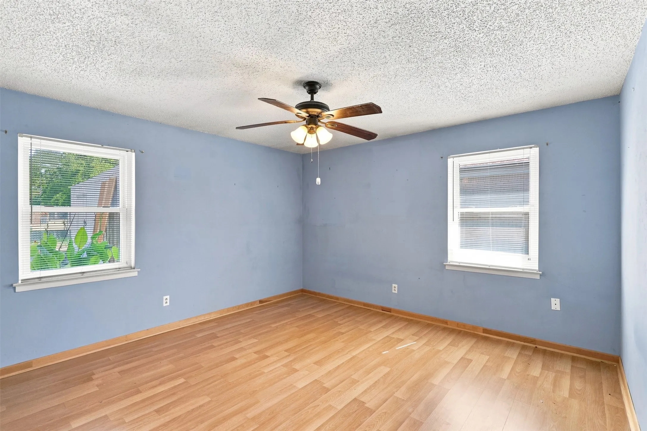 Single Family Residence For Sale in Palo Pinto County , 2107 10th Street, Mineral Wells, Texas 76067, 3 Bedroom, 2 Bathroom, 2 Garage spaces, 1,792 Sqft, built in 1968, mls#21344102, Real Estate Agent in Mineral Wells, Homes For Sale in Palo Pinto county, Homes For Sale in Mineral Wells, Realtor in Mineral Wells Texas, Real Estate Brokerage Independent Realty Texas, Luminita Cordes Realtor