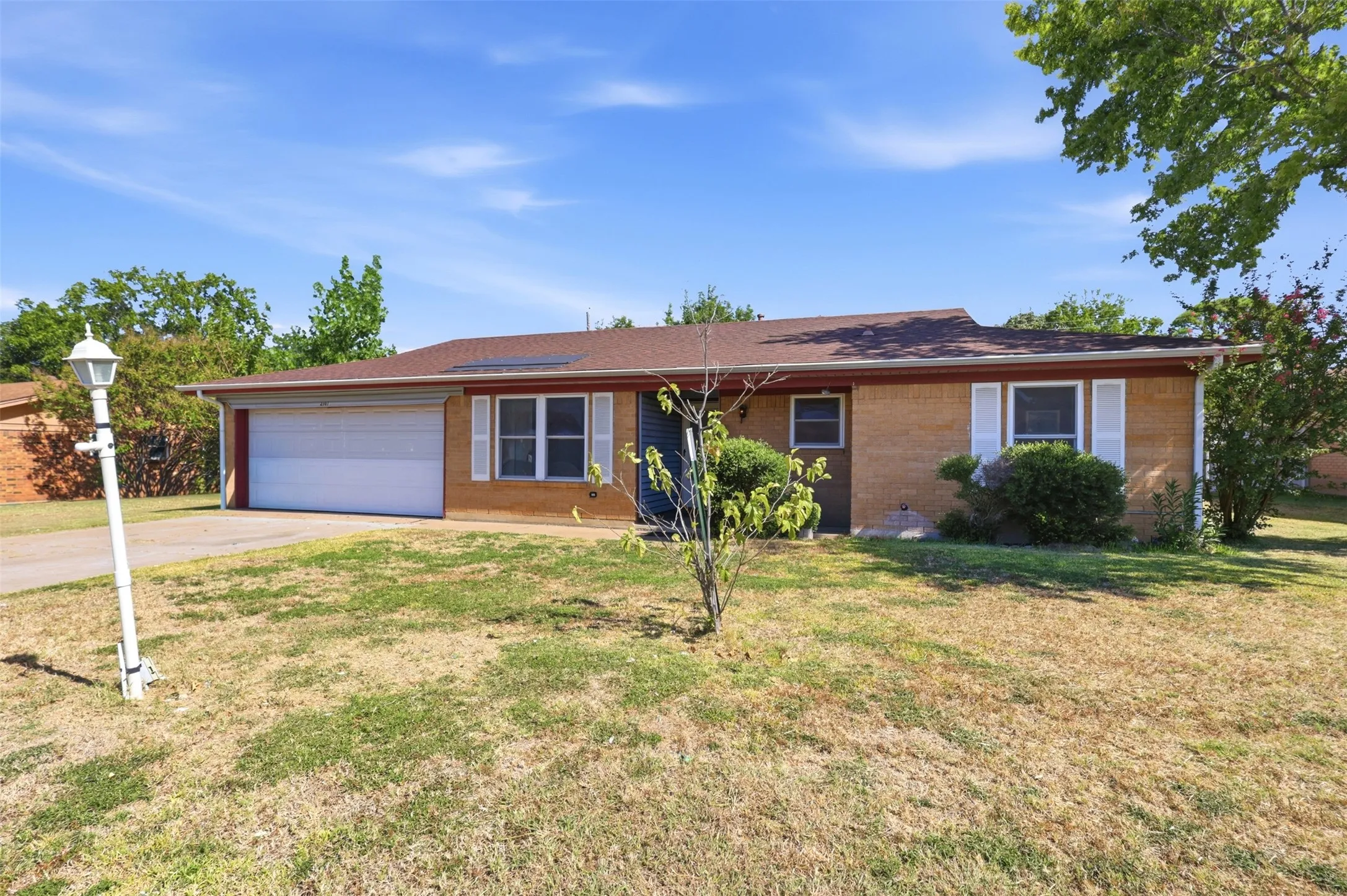 Single Family Residence For Sale in Palo Pinto County , 2107 10th Street, Mineral Wells, Texas 76067, 3 Bedroom, 2 Bathroom, 2 Garage spaces, 1,792 Sqft, built in 1968, mls#21344102, Real Estate Agent in Mineral Wells, Homes For Sale in Palo Pinto county, Homes For Sale in Mineral Wells, Realtor in Mineral Wells Texas, Real Estate Brokerage Independent Realty Texas, Luminita Cordes Realtor