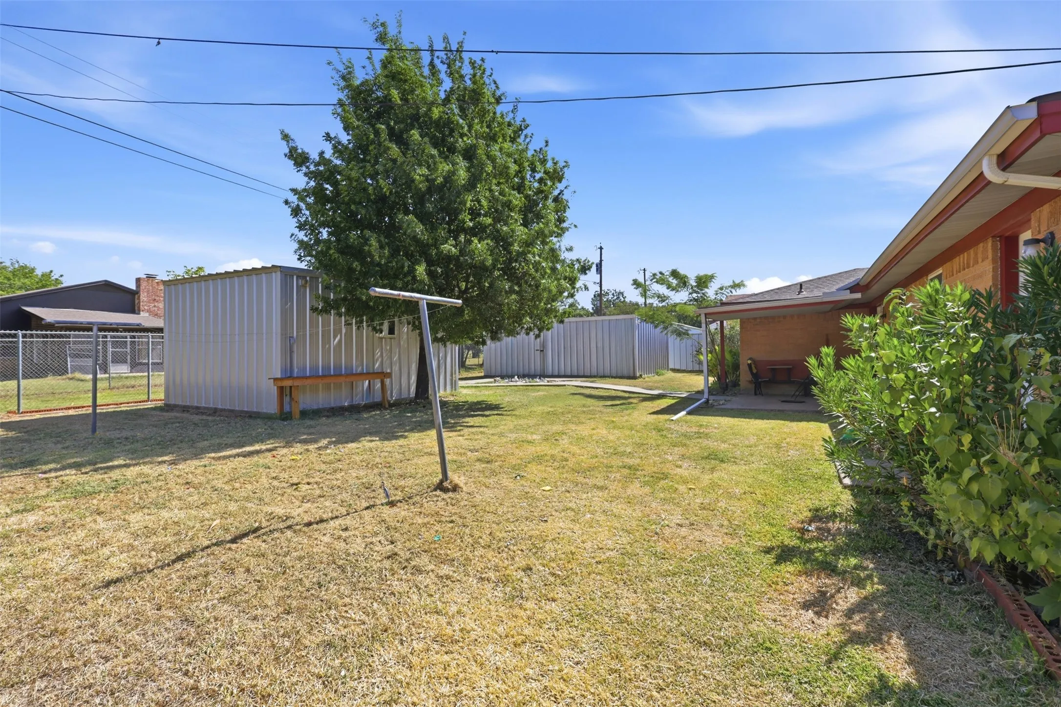 Single Family Residence For Sale in Palo Pinto County , 2107 10th Street, Mineral Wells, Texas 76067, 3 Bedroom, 2 Bathroom, 2 Garage spaces, 1,792 Sqft, built in 1968, mls#21344102, Real Estate Agent in Mineral Wells, Homes For Sale in Palo Pinto county, Homes For Sale in Mineral Wells, Realtor in Mineral Wells Texas, Real Estate Brokerage Independent Realty Texas, Luminita Cordes Realtor