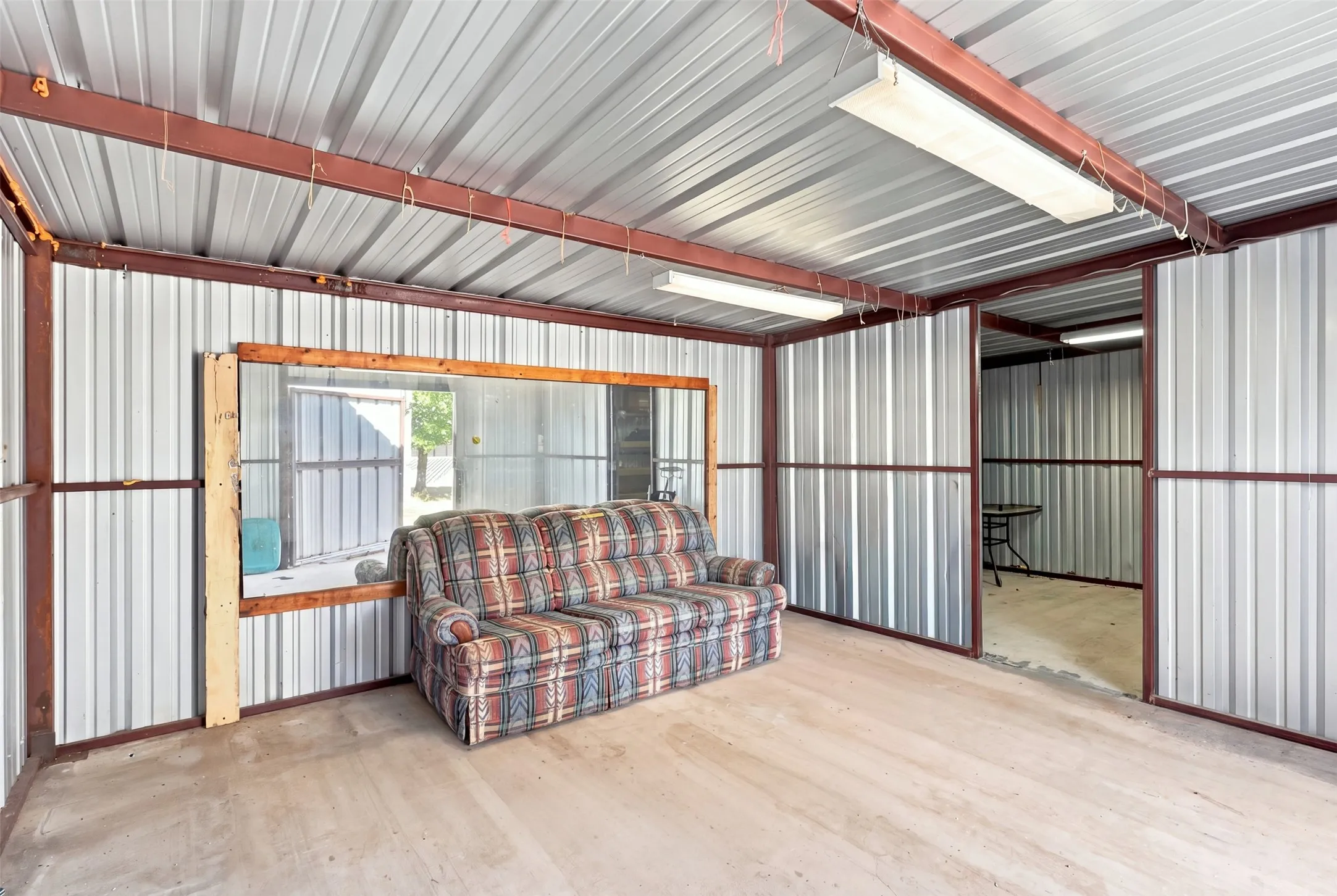 Single Family Residence For Sale in Palo Pinto County , 2107 10th Street, Mineral Wells, Texas 76067, 3 Bedroom, 2 Bathroom, 2 Garage spaces, 1,792 Sqft, built in 1968, mls#21344102, Real Estate Agent in Mineral Wells, Homes For Sale in Palo Pinto county, Homes For Sale in Mineral Wells, Realtor in Mineral Wells Texas, Real Estate Brokerage Independent Realty Texas, Luminita Cordes Realtor