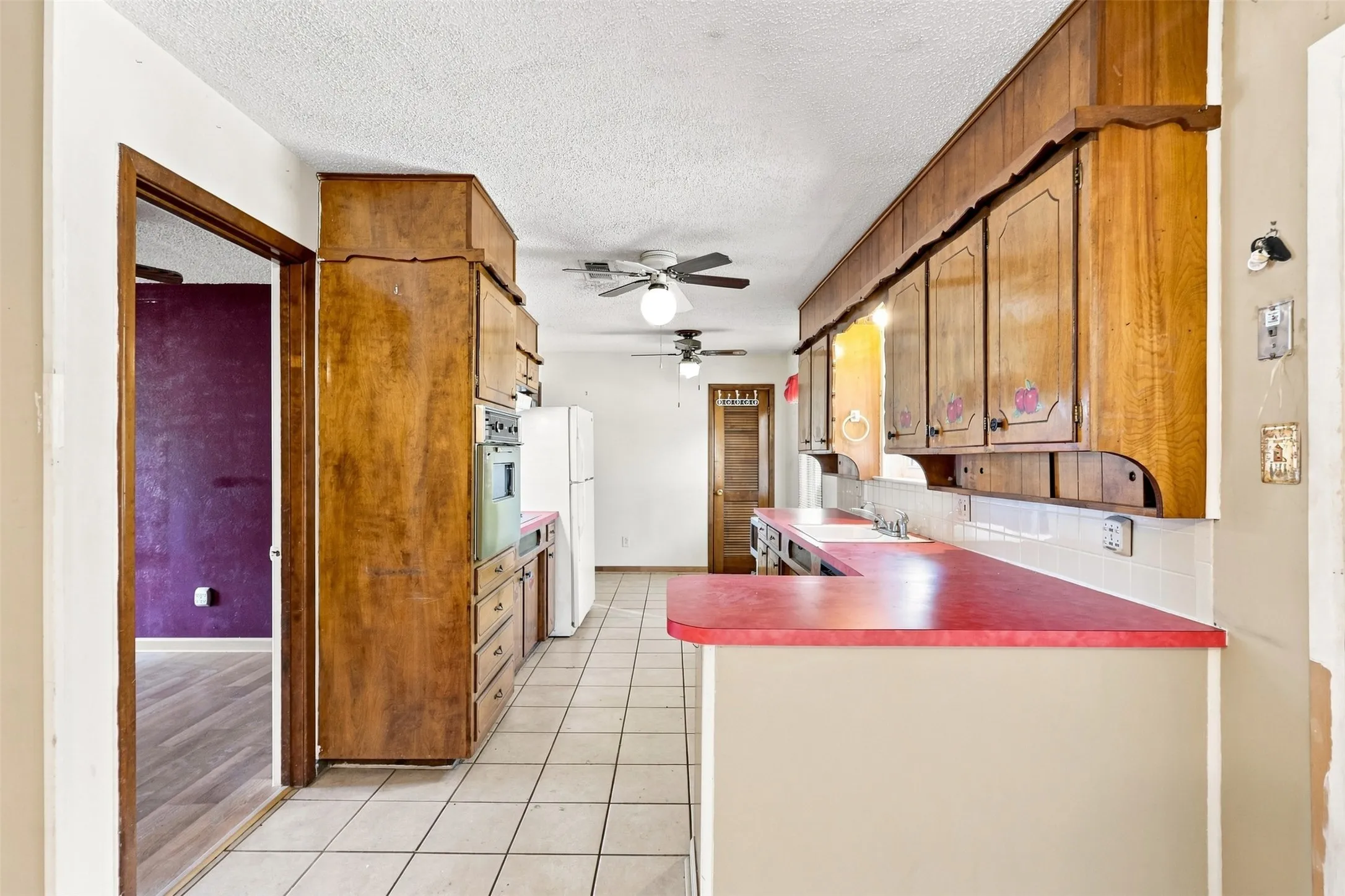 Single Family Residence For Sale in Palo Pinto County , 2107 10th Street, Mineral Wells, Texas 76067, 3 Bedroom, 2 Bathroom, 2 Garage spaces, 1,792 Sqft, built in 1968, mls#21344102, Real Estate Agent in Mineral Wells, Homes For Sale in Palo Pinto county, Homes For Sale in Mineral Wells, Realtor in Mineral Wells Texas, Real Estate Brokerage Independent Realty Texas, Luminita Cordes Realtor