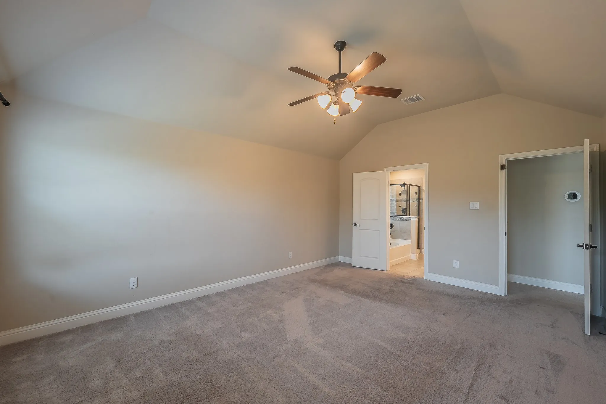 Single Family Residence For Rent in Tarrant County , 5905 Scottsdale Lane, Fort Worth, Texas 76179, 3 Bedroom, 2 Bathroom, 2 Garage spaces, 1,735 Sqft, built in 2018, mls#21366378, Real Estate Agent in Fort Worth, Homes For Rent in Tarrant county, Homes For Rent in Fort Worth, Realtor in Fort Worth Texas, Real Estate Brokerage Independent Realty Texas, Luminita Cordes Realtor