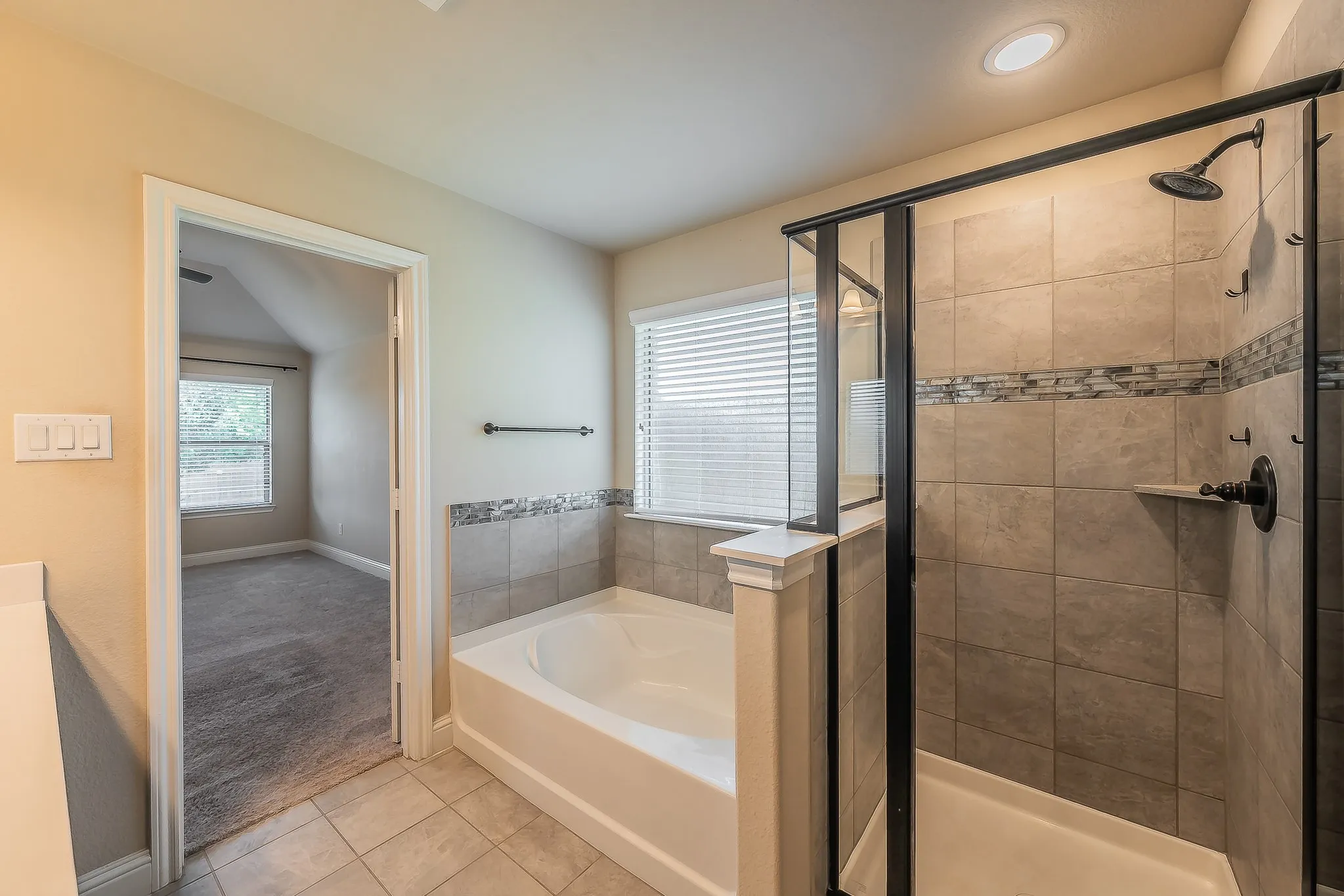 Single Family Residence For Rent in Tarrant County , 5905 Scottsdale Lane, Fort Worth, Texas 76179, 3 Bedroom, 2 Bathroom, 2 Garage spaces, 1,735 Sqft, built in 2018, mls#21366378, Real Estate Agent in Fort Worth, Homes For Rent in Tarrant county, Homes For Rent in Fort Worth, Realtor in Fort Worth Texas, Real Estate Brokerage Independent Realty Texas, Luminita Cordes Realtor
