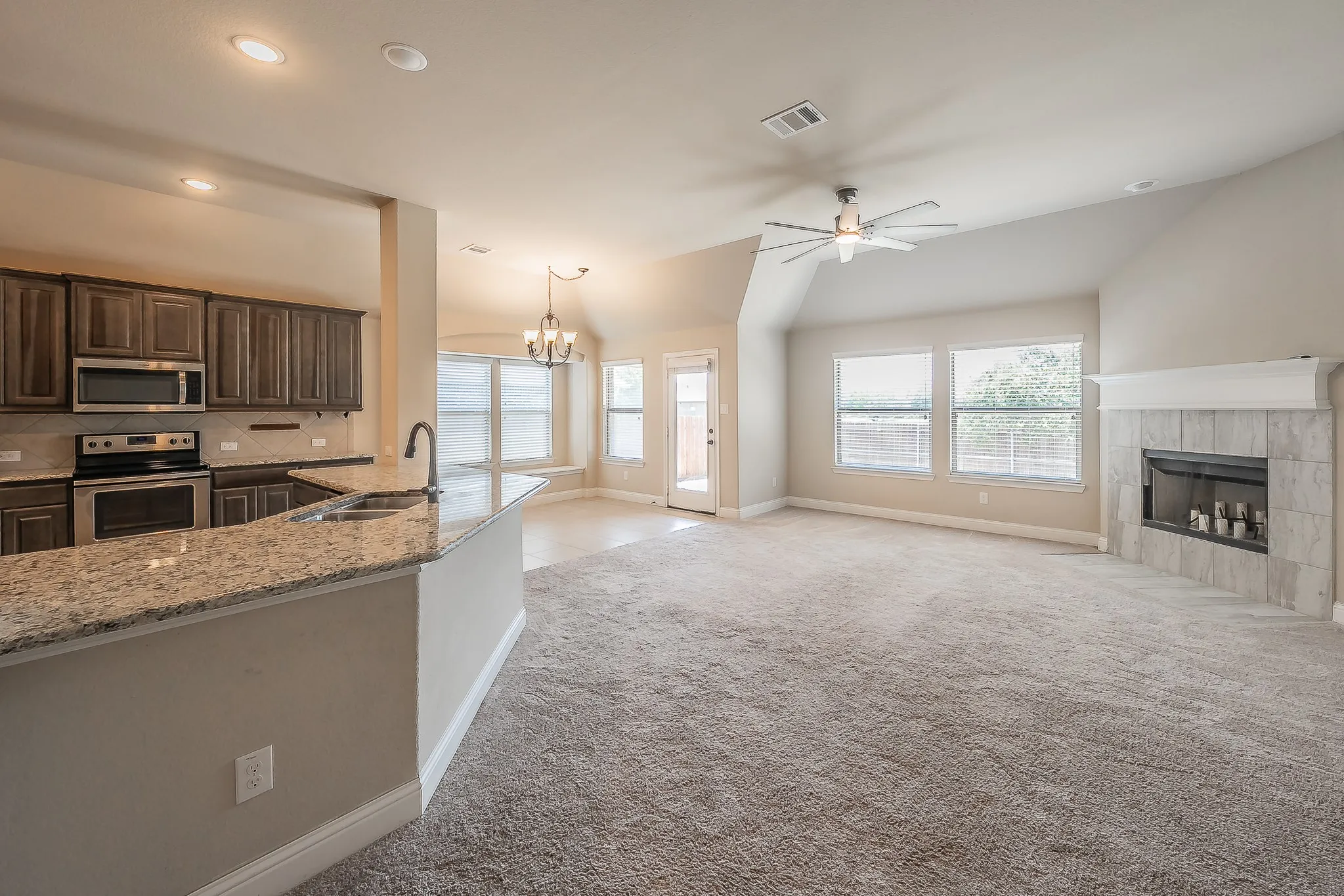 Single Family Residence For Rent in Tarrant County , 5905 Scottsdale Lane, Fort Worth, Texas 76179, 3 Bedroom, 2 Bathroom, 2 Garage spaces, 1,735 Sqft, built in 2018, mls#21366378, Real Estate Agent in Fort Worth, Homes For Rent in Tarrant county, Homes For Rent in Fort Worth, Realtor in Fort Worth Texas, Real Estate Brokerage Independent Realty Texas, Luminita Cordes Realtor