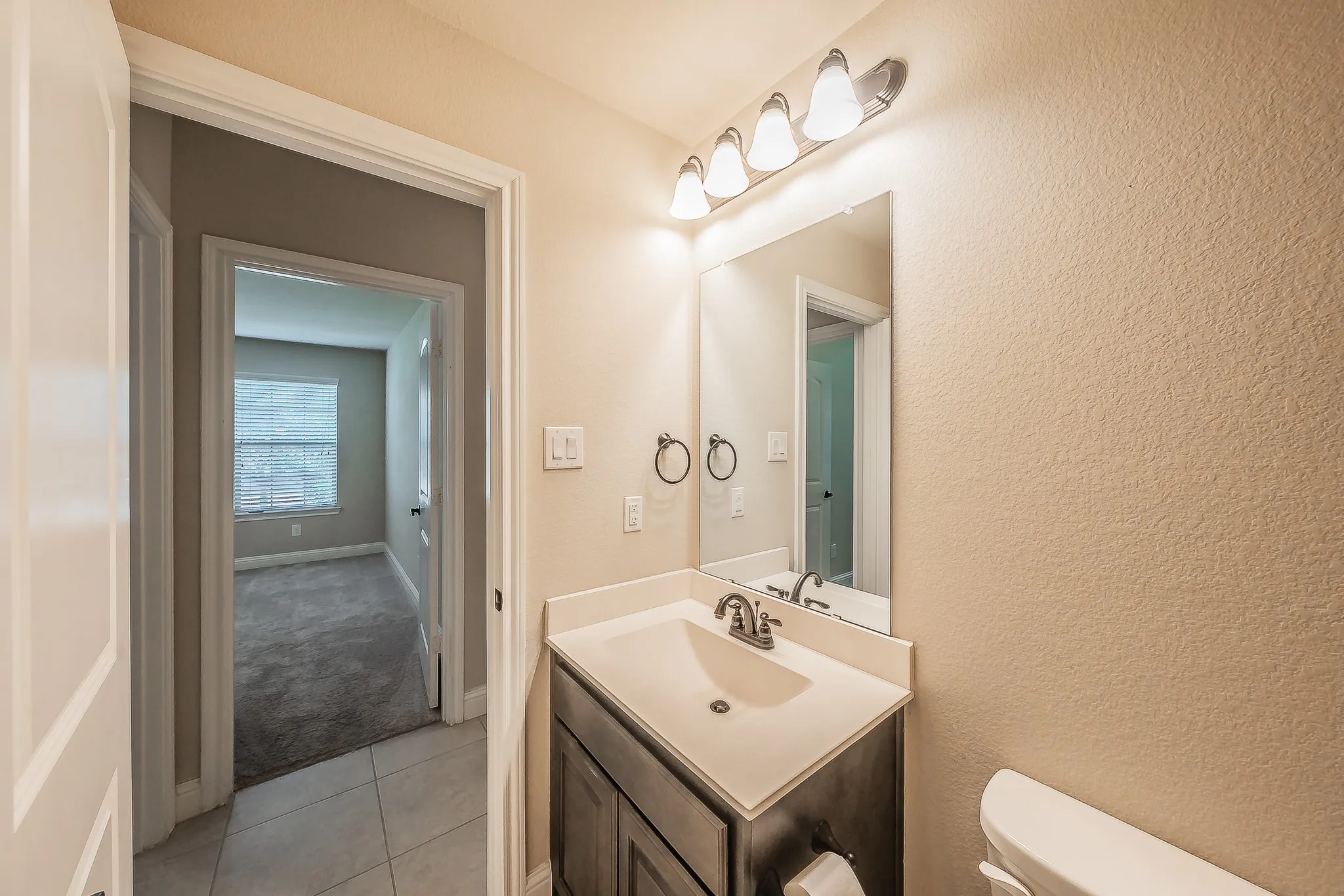 Single Family Residence For Rent in Tarrant County , 5905 Scottsdale Lane, Fort Worth, Texas 76179, 3 Bedroom, 2 Bathroom, 2 Garage spaces, 1,735 Sqft, built in 2018, mls#21366378, Real Estate Agent in Fort Worth, Homes For Rent in Tarrant county, Homes For Rent in Fort Worth, Realtor in Fort Worth Texas, Real Estate Brokerage Independent Realty Texas, Luminita Cordes Realtor