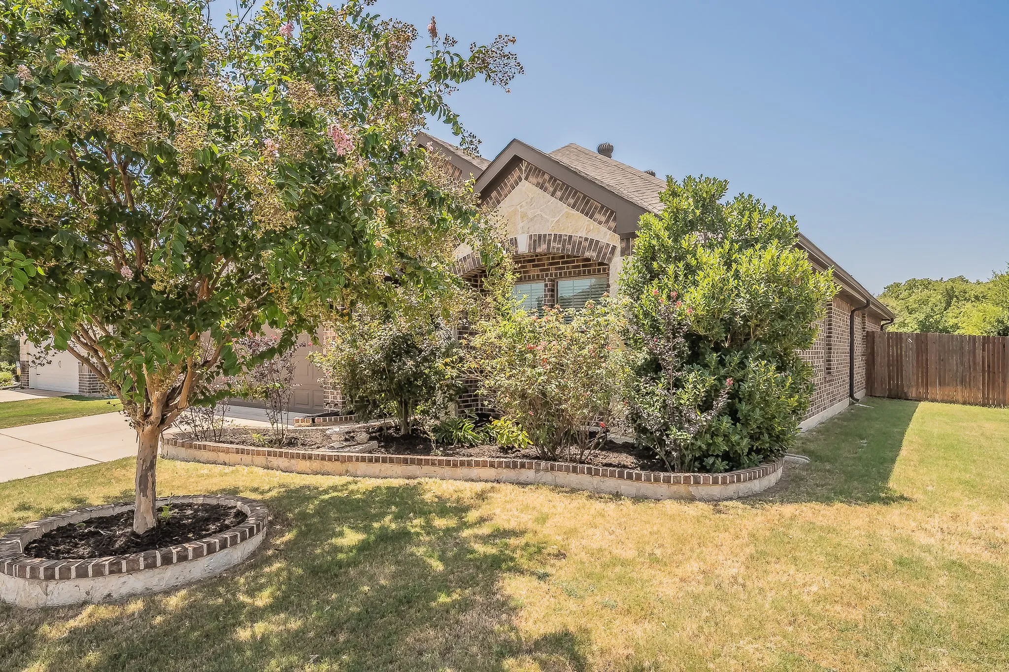 Single Family Residence For Rent in Tarrant County , 5905 Scottsdale Lane, Fort Worth, Texas 76179, 3 Bedroom, 2 Bathroom, 2 Garage spaces, 1,735 Sqft, built in 2018, mls#21366378, Real Estate Agent in Fort Worth, Homes For Rent in Tarrant county, Homes For Rent in Fort Worth, Realtor in Fort Worth Texas, Real Estate Brokerage Independent Realty Texas, Luminita Cordes Realtor