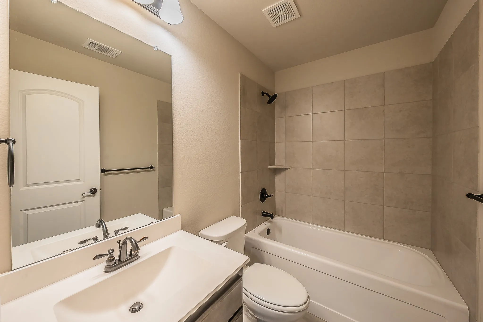 Single Family Residence For Rent in Tarrant County , 5905 Scottsdale Lane, Fort Worth, Texas 76179, 3 Bedroom, 2 Bathroom, 2 Garage spaces, 1,735 Sqft, built in 2018, mls#21366378, Real Estate Agent in Fort Worth, Homes For Rent in Tarrant county, Homes For Rent in Fort Worth, Realtor in Fort Worth Texas, Real Estate Brokerage Independent Realty Texas, Luminita Cordes Realtor