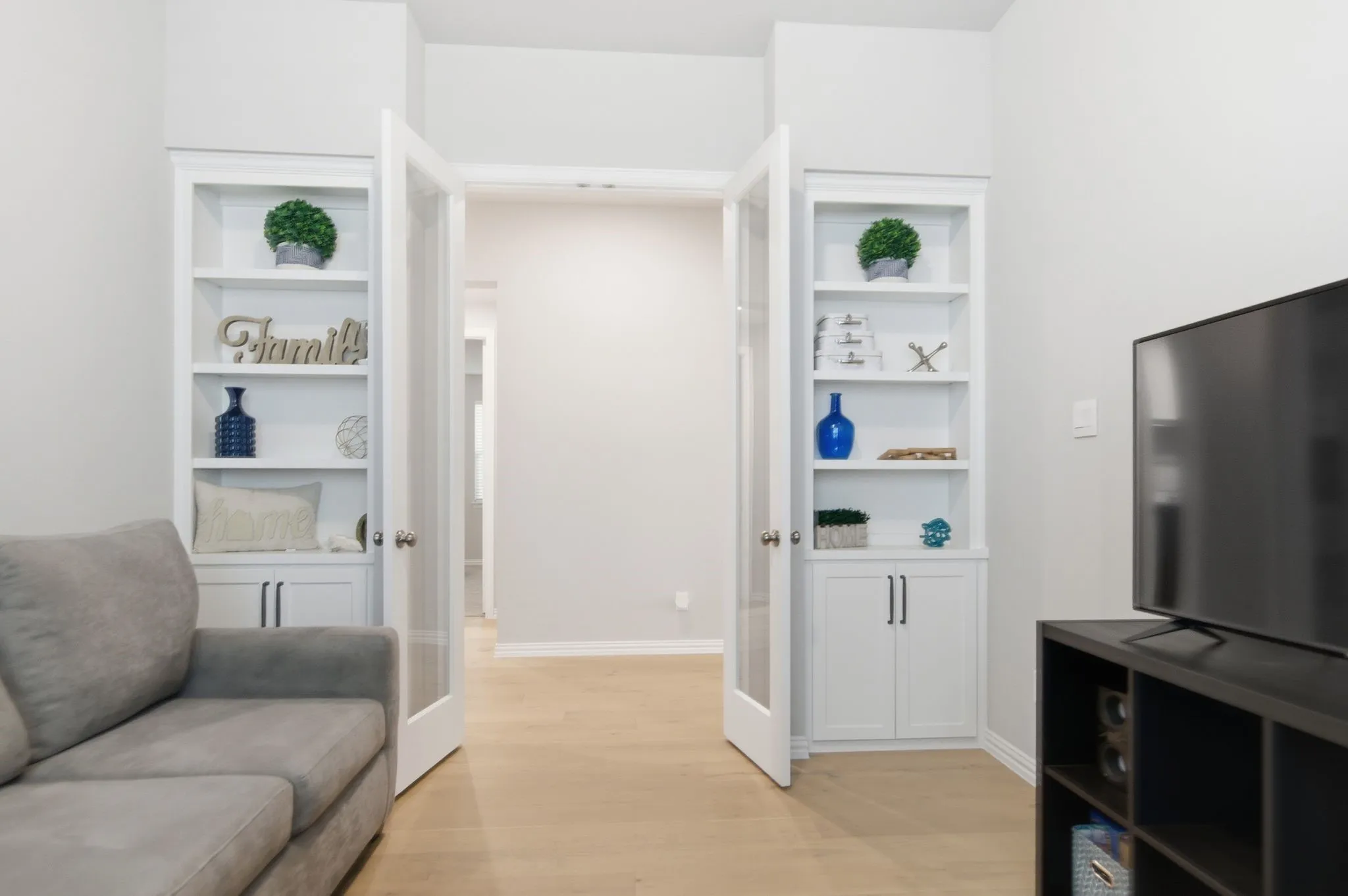 Single Family Residence For Rent in Tarrant County , 910 Winter Cherry Lane, Haslet, Texas 76052, 4 Bedroom, 3 Bathroom, 2 Garage spaces, 2,408 Sqft, built in 2023, mls#21366948, Real Estate Agent in Haslet, Homes For Rent in Tarrant county, Homes For Rent in Haslet, Realtor in Haslet Texas, Real Estate Brokerage Independent Realty Texas, Luminita Cordes Realtor