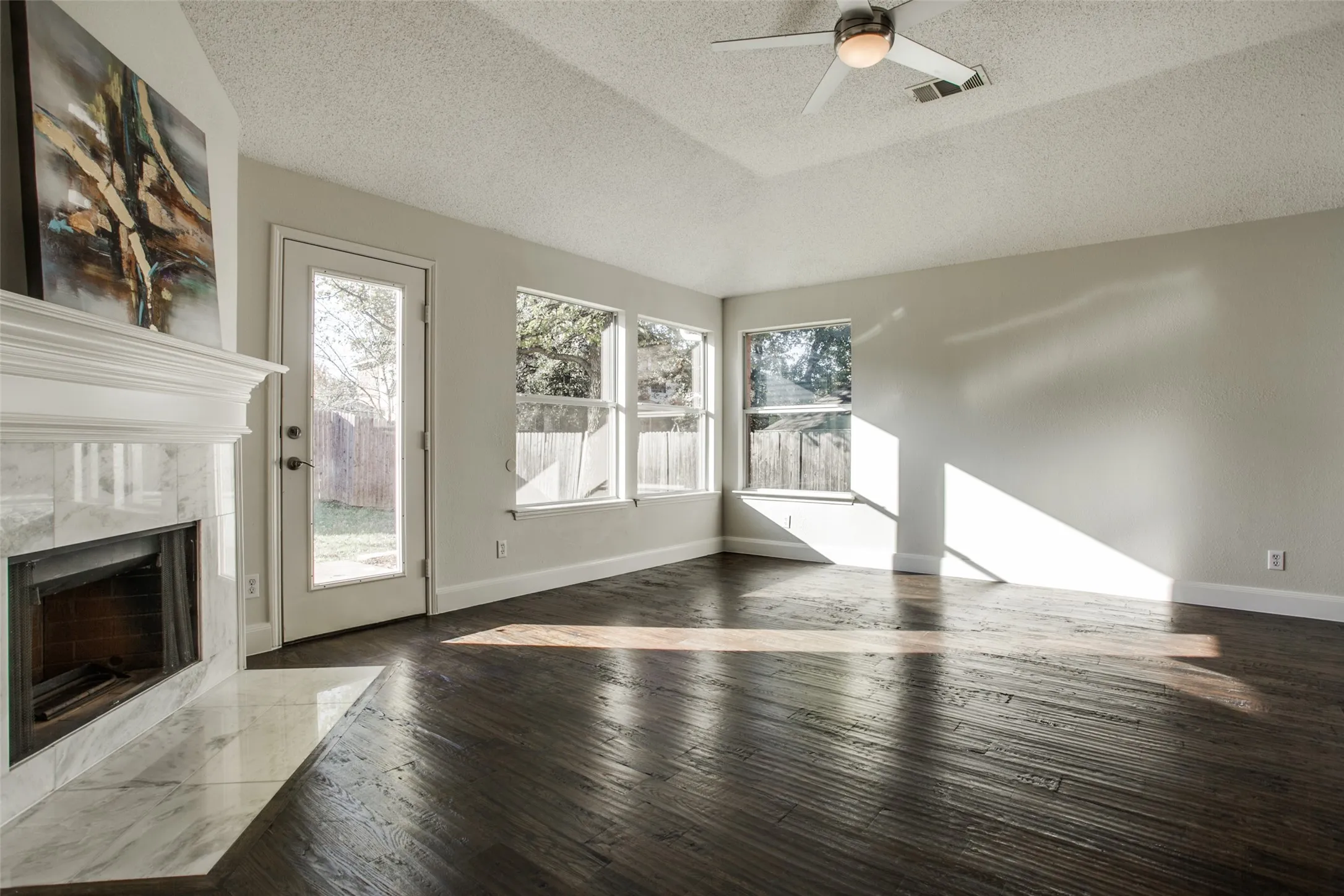 Single Family Residence For Rent in Denton County , 3708 Villanova Drive, Denton, Texas 76210, 3 Bedroom, 2 Bathroom, 2 Garage spaces, 1,803 Sqft, built in 2002, mls#21366937, Real Estate Agent in Denton, Homes For Rent in Denton county, Homes For Rent in Denton, Realtor in Denton Texas, Real Estate Brokerage Independent Realty Texas, Luminita Cordes Realtor