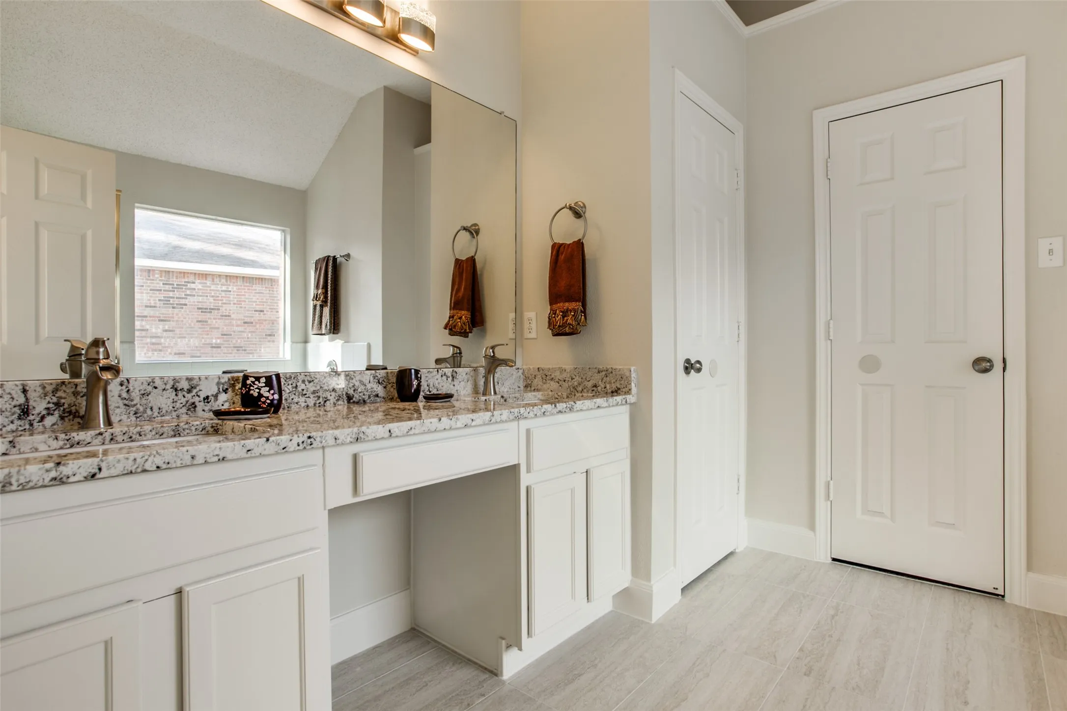 Single Family Residence For Rent in Denton County , 3708 Villanova Drive, Denton, Texas 76210, 3 Bedroom, 2 Bathroom, 2 Garage spaces, 1,803 Sqft, built in 2002, mls#21366937, Real Estate Agent in Denton, Homes For Rent in Denton county, Homes For Rent in Denton, Realtor in Denton Texas, Real Estate Brokerage Independent Realty Texas, Luminita Cordes Realtor