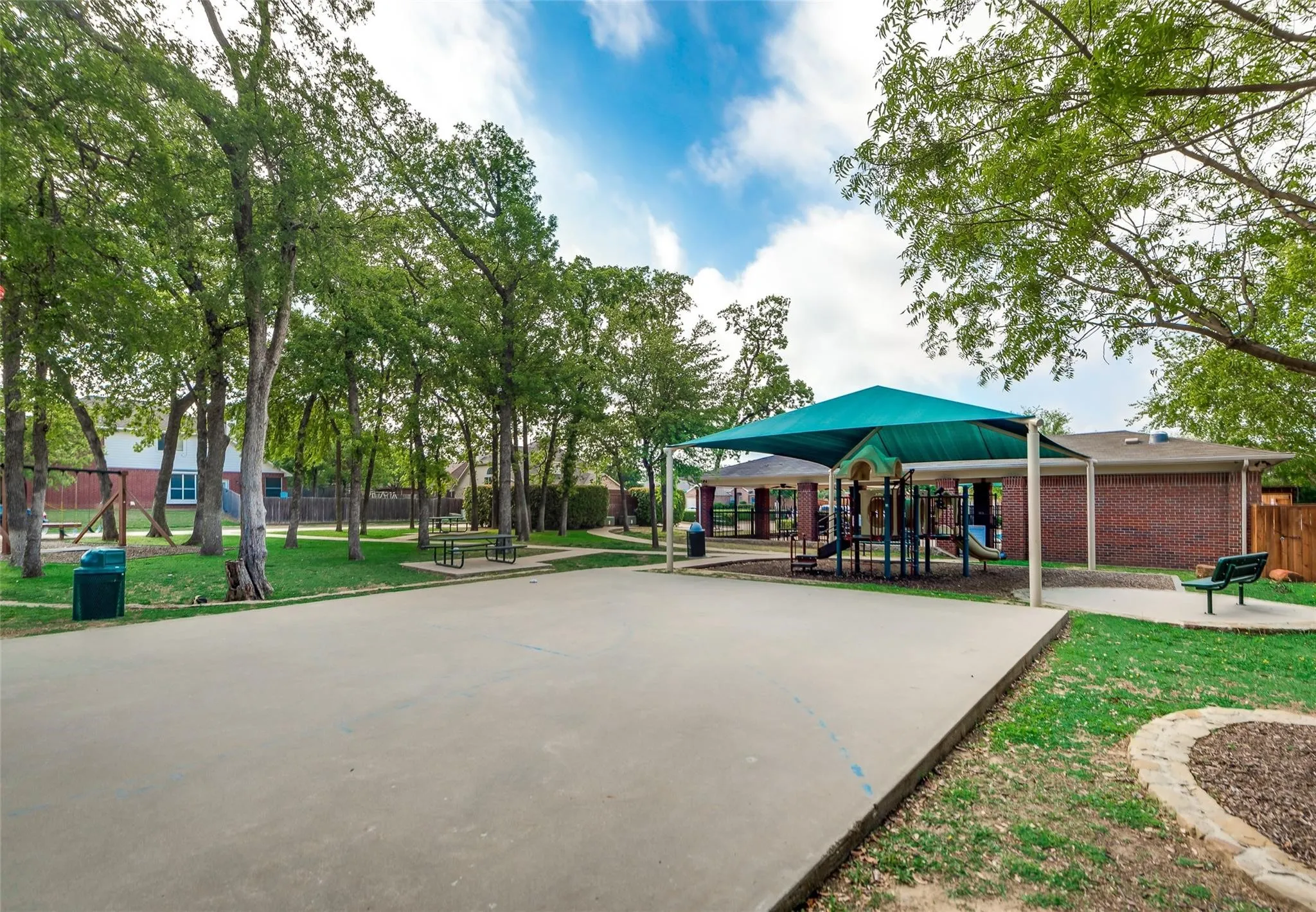 Single Family Residence For Rent in Denton County , 3708 Villanova Drive, Denton, Texas 76210, 3 Bedroom, 2 Bathroom, 2 Garage spaces, 1,803 Sqft, built in 2002, mls#21366937, Real Estate Agent in Denton, Homes For Rent in Denton county, Homes For Rent in Denton, Realtor in Denton Texas, Real Estate Brokerage Independent Realty Texas, Luminita Cordes Realtor