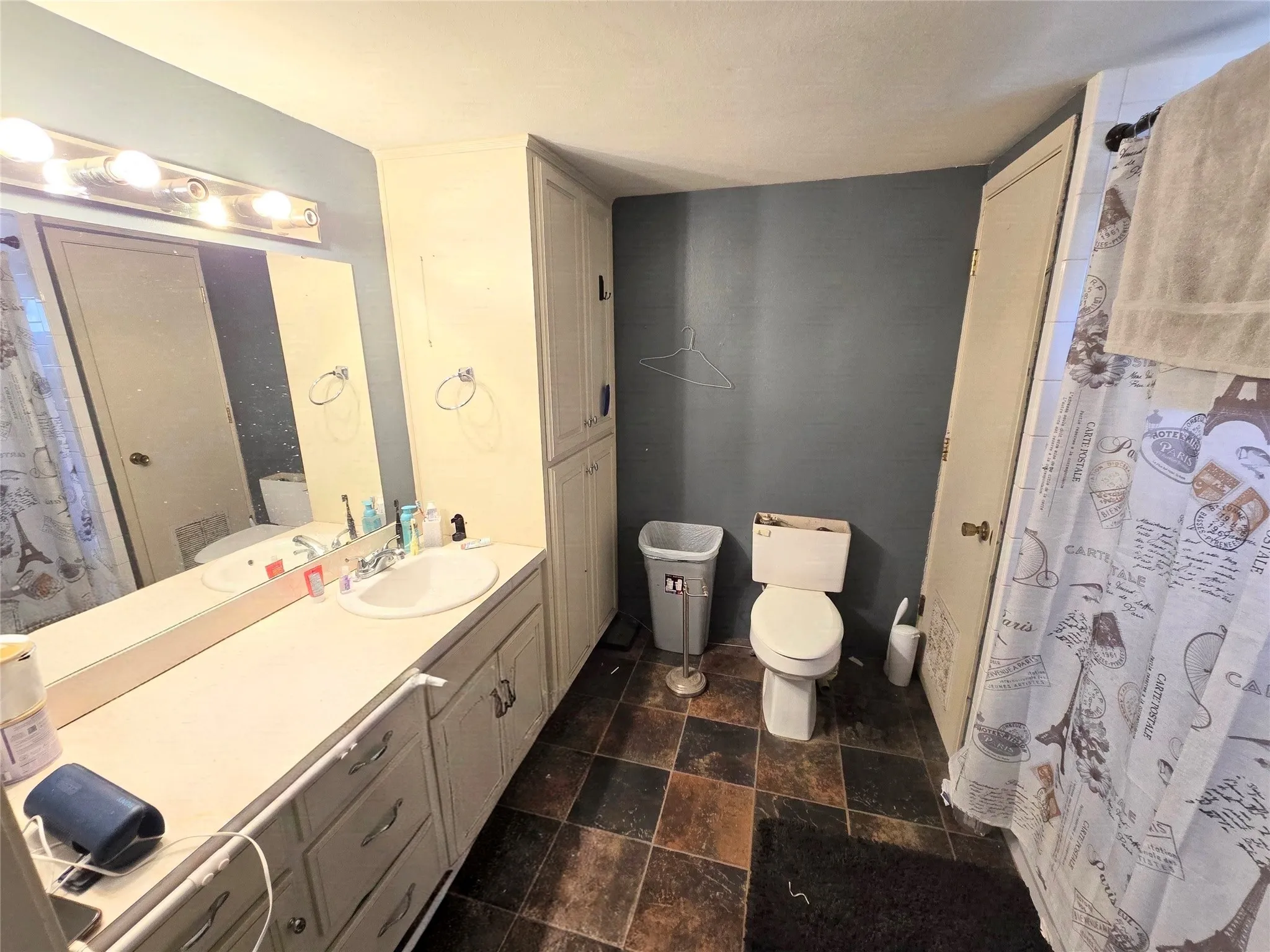 Single Family Residence For Sale in Montague County , 309 Decatur Street, Bowie, Texas 76230, 3 Bedroom, 2 Bathroom, Garage spaces, 1,688 Sqft, built in 1944, mls#21366015, Real Estate Agent in Bowie, Homes For Sale in Montague county, Homes For Sale in Bowie, Realtor in Bowie Texas, Real Estate Brokerage Independent Realty Texas, Luminita Cordes Realtor
