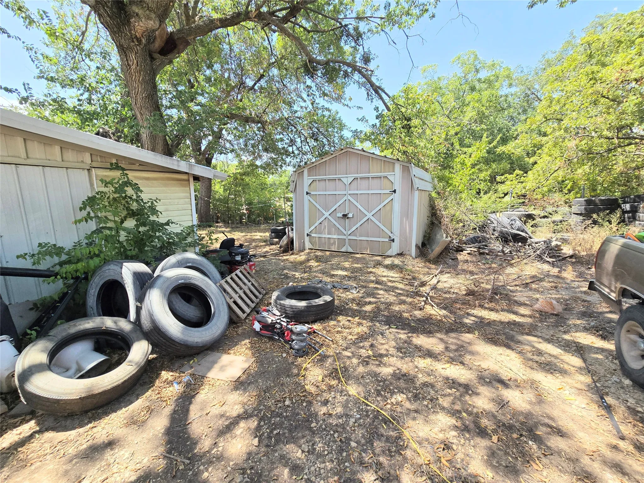 Single Family Residence For Sale in Montague County , 309 Decatur Street, Bowie, Texas 76230, 3 Bedroom, 2 Bathroom, Garage spaces, 1,688 Sqft, built in 1944, mls#21366015, Real Estate Agent in Bowie, Homes For Sale in Montague county, Homes For Sale in Bowie, Realtor in Bowie Texas, Real Estate Brokerage Independent Realty Texas, Luminita Cordes Realtor