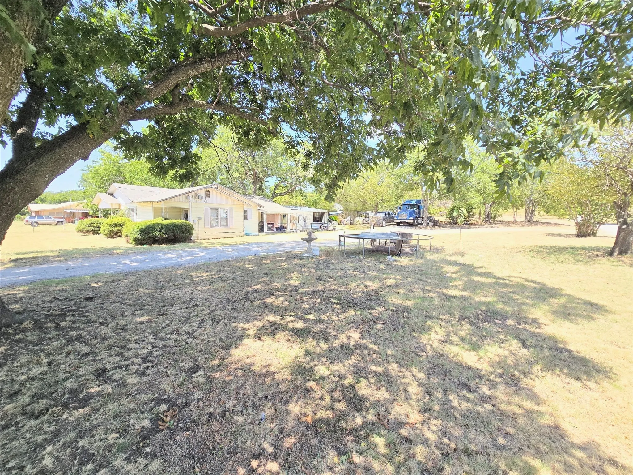 Single Family Residence For Sale in Montague County , 309 Decatur Street, Bowie, Texas 76230, 3 Bedroom, 2 Bathroom, Garage spaces, 1,688 Sqft, built in 1944, mls#21366015, Real Estate Agent in Bowie, Homes For Sale in Montague county, Homes For Sale in Bowie, Realtor in Bowie Texas, Real Estate Brokerage Independent Realty Texas, Luminita Cordes Realtor