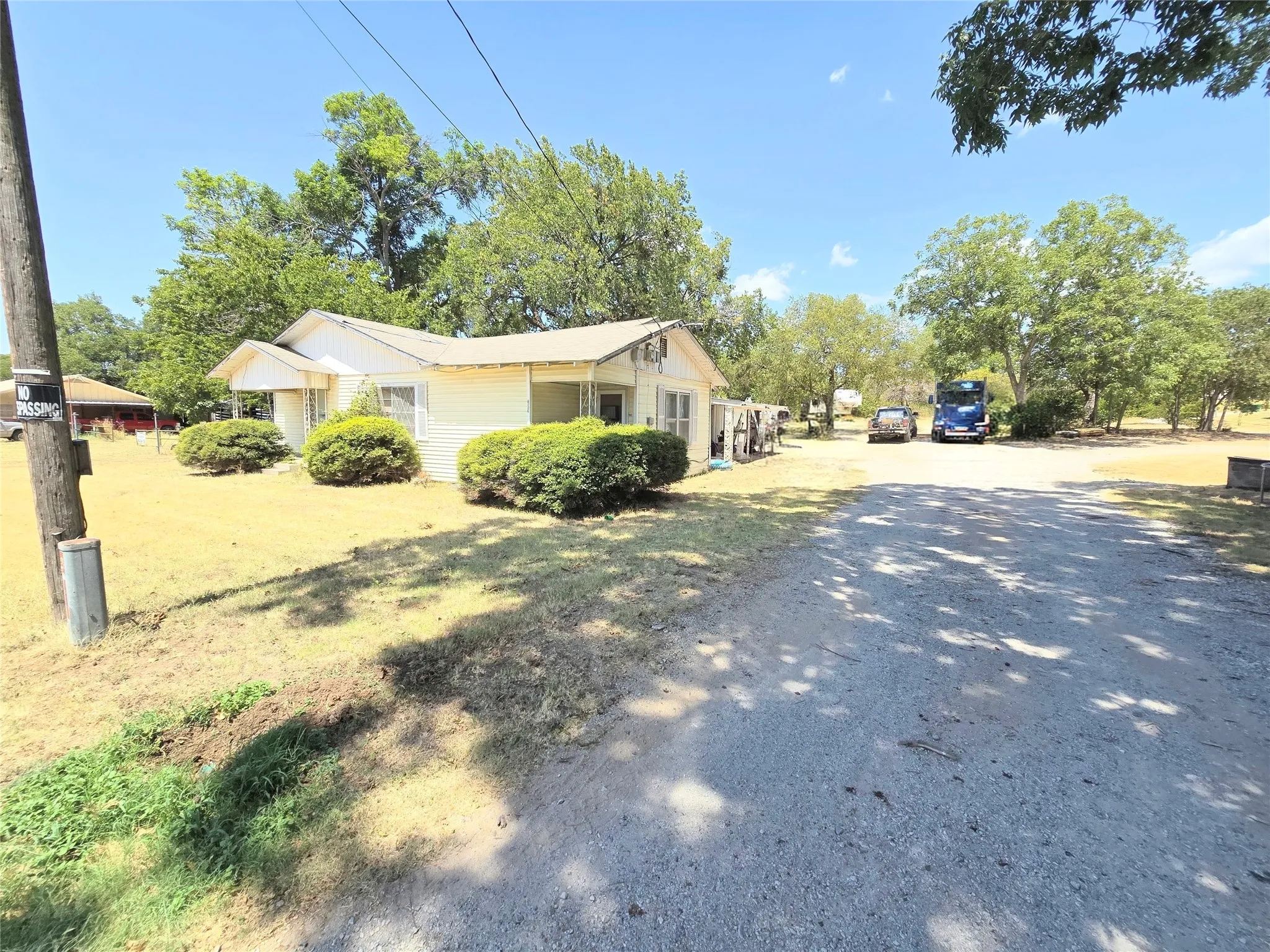 Single Family Residence For Sale in Montague County , 309 Decatur Street, Bowie, Texas 76230, 3 Bedroom, 2 Bathroom, Garage spaces, 1,688 Sqft, built in 1944, mls#21366015, Real Estate Agent in Bowie, Homes For Sale in Montague county, Homes For Sale in Bowie, Realtor in Bowie Texas, Real Estate Brokerage Independent Realty Texas, Luminita Cordes Realtor