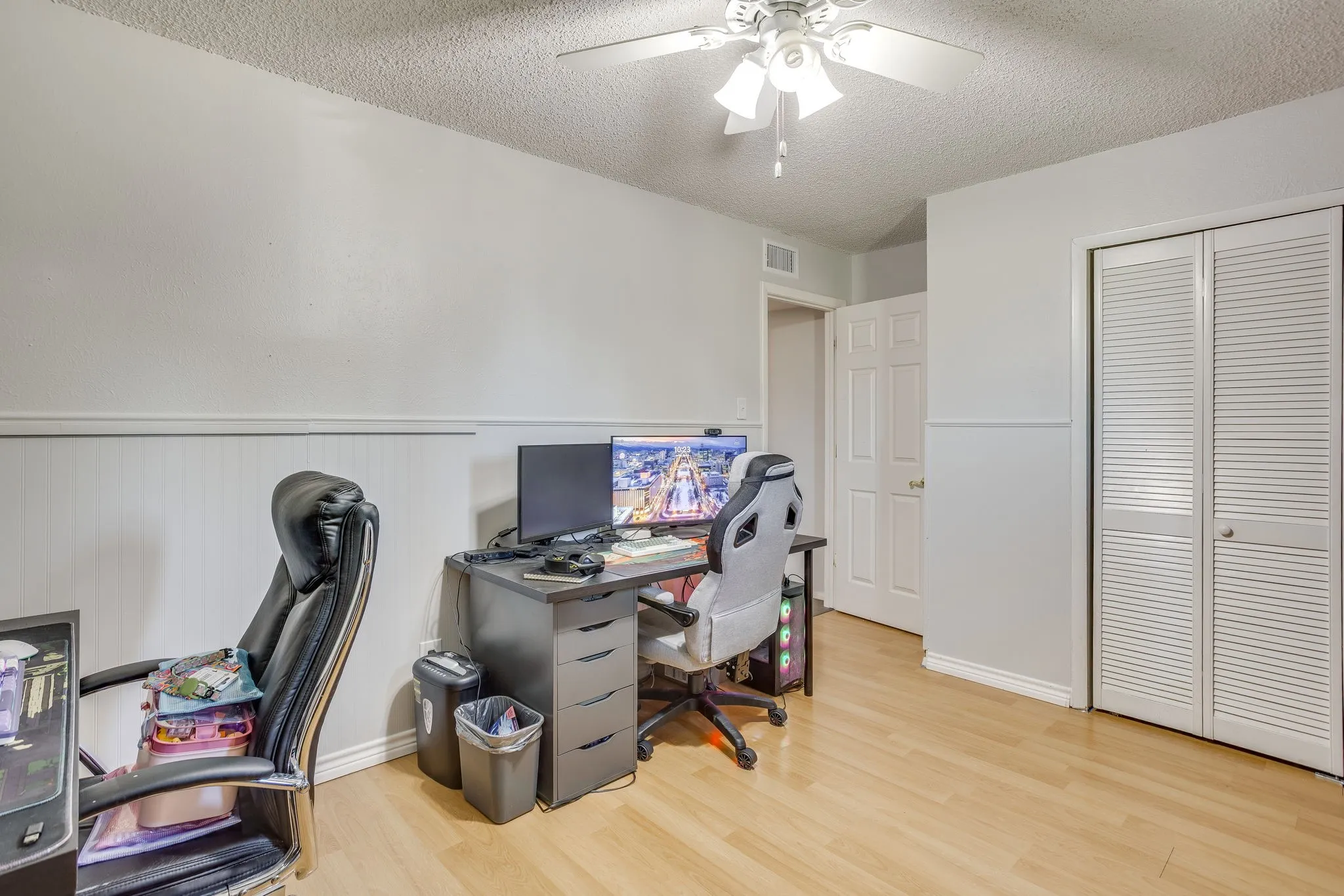 Single Family Residence For Sale in Denton County , 3226 Delaford Drive, Carrollton, Texas 75007, 4 Bedroom, 2 Bathroom, 2 Garage spaces, 1,670 Sqft, built in 1983, mls#21365567, Real Estate Agent in Carrollton, Homes For Sale in Denton county, Homes For Sale in Carrollton, Realtor in Carrollton Texas, Real Estate Brokerage Independent Realty Texas, Luminita Cordes Realtor