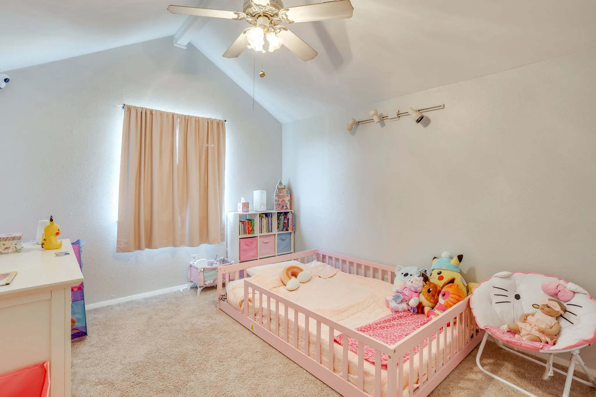 Single Family Residence For Sale in Denton County , 3226 Delaford Drive, Carrollton, Texas 75007, 4 Bedroom, 2 Bathroom, 2 Garage spaces, 1,670 Sqft, built in 1983, mls#21365567, Real Estate Agent in Carrollton, Homes For Sale in Denton county, Homes For Sale in Carrollton, Realtor in Carrollton Texas, Real Estate Brokerage Independent Realty Texas, Luminita Cordes Realtor