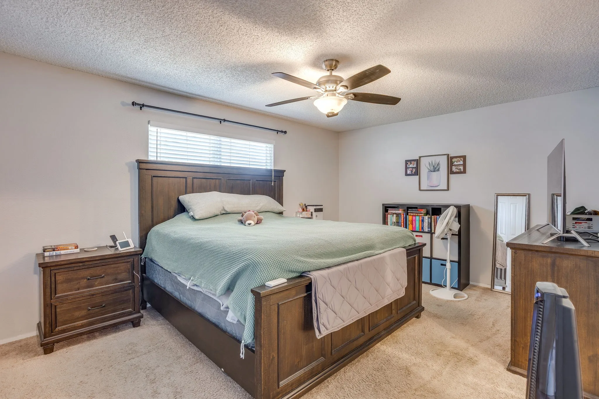 Single Family Residence For Sale in Denton County , 3226 Delaford Drive, Carrollton, Texas 75007, 4 Bedroom, 2 Bathroom, 2 Garage spaces, 1,670 Sqft, built in 1983, mls#21365567, Real Estate Agent in Carrollton, Homes For Sale in Denton county, Homes For Sale in Carrollton, Realtor in Carrollton Texas, Real Estate Brokerage Independent Realty Texas, Luminita Cordes Realtor