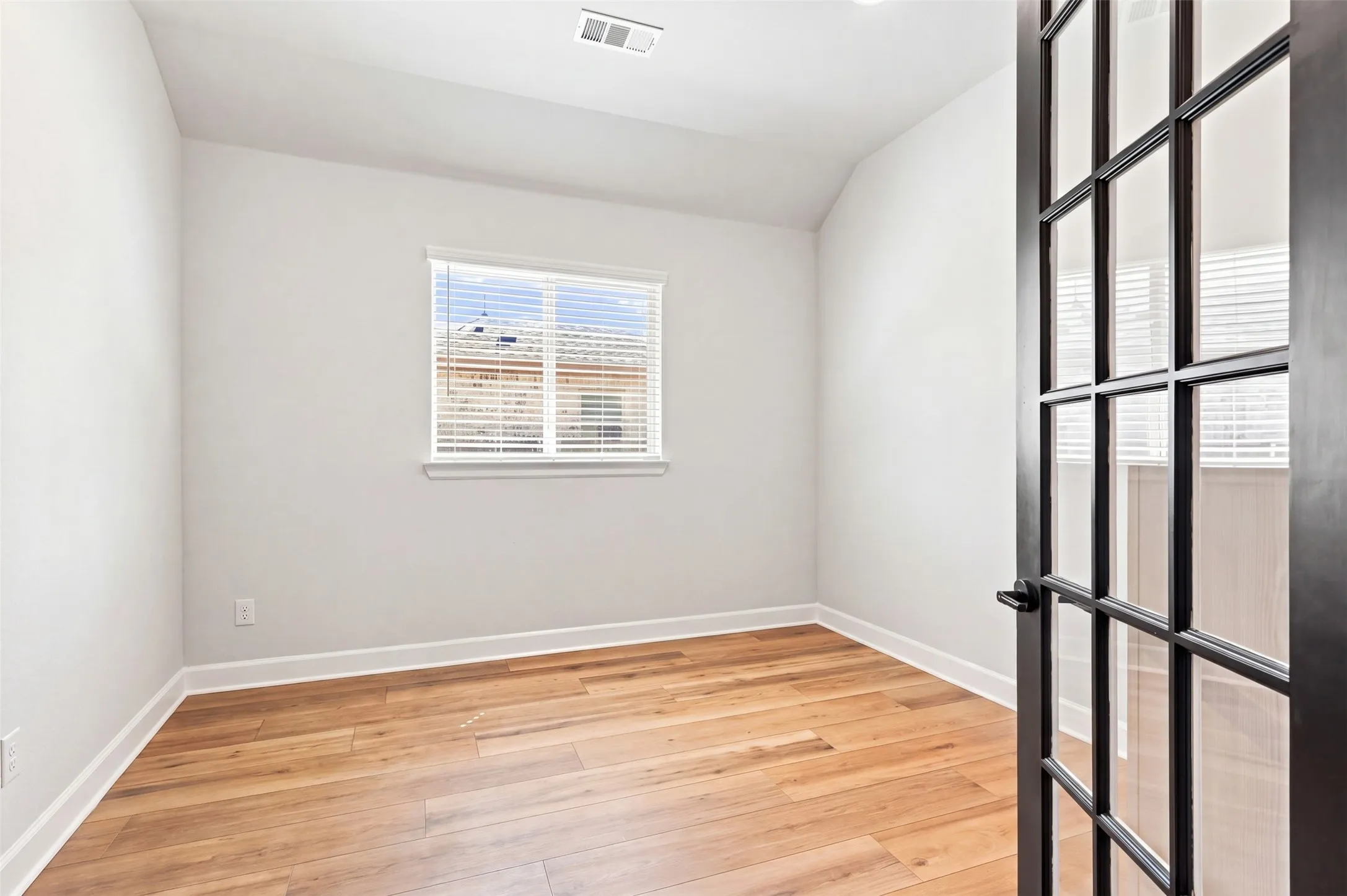 Single Family Residence For Sale in Denton County , 1612 Ranger Road, Aubrey, Texas 76227, 4 Bedroom, 3 Bathroom, 2 Garage spaces, 2,251 Sqft, built in 2019, mls#21362532, Real Estate Agent in Aubrey, Homes For Sale in Denton county, Homes For Sale in Aubrey, Realtor in Aubrey Texas, Real Estate Brokerage Independent Realty Texas, Luminita Cordes Realtor