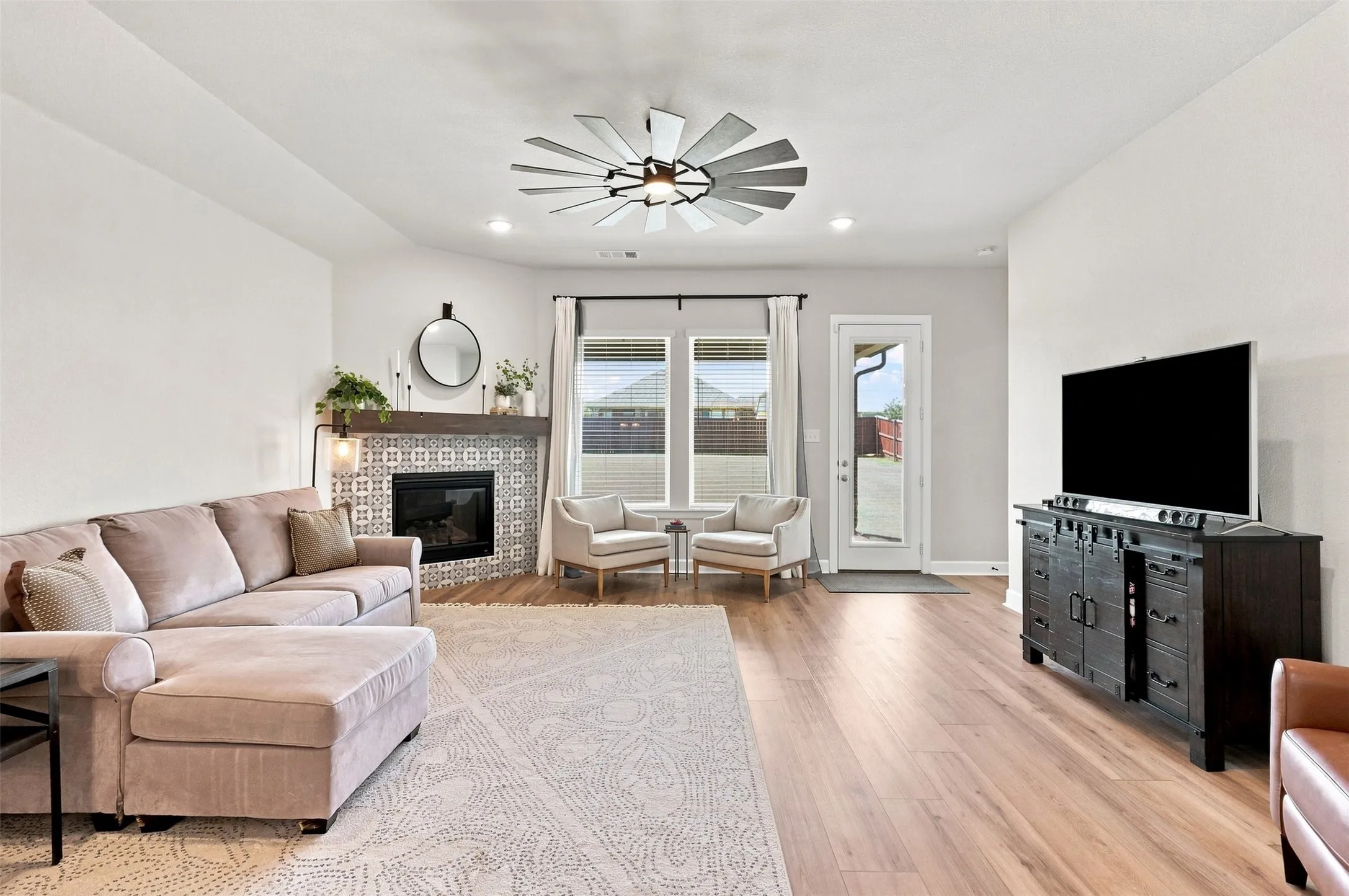 Single Family Residence For Sale in Denton County , 1612 Ranger Road, Aubrey, Texas 76227, 4 Bedroom, 3 Bathroom, 2 Garage spaces, 2,251 Sqft, built in 2019, mls#21362532, Real Estate Agent in Aubrey, Homes For Sale in Denton county, Homes For Sale in Aubrey, Realtor in Aubrey Texas, Real Estate Brokerage Independent Realty Texas, Luminita Cordes Realtor