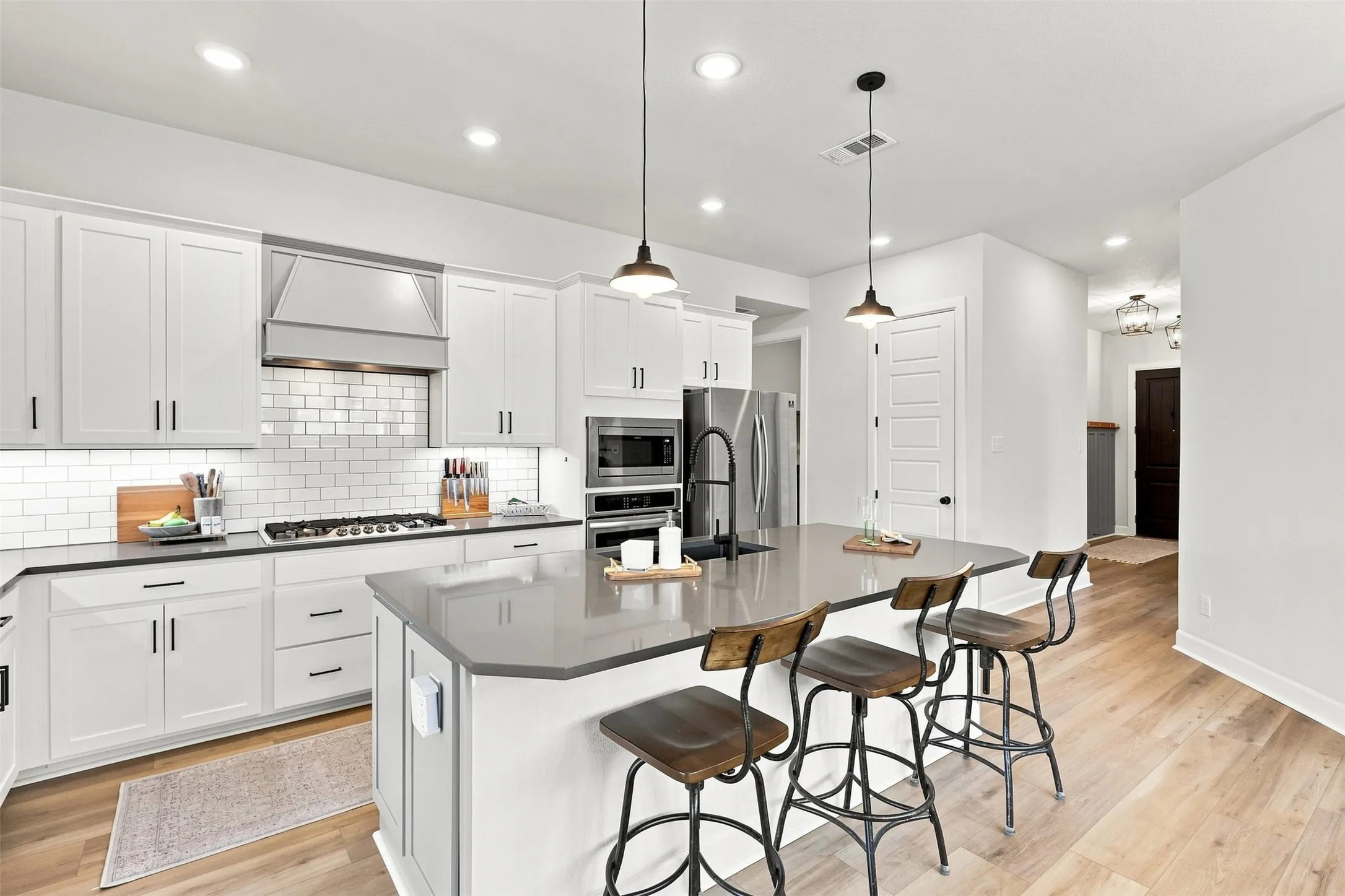 Single Family Residence For Sale in Denton County , 1612 Ranger Road, Aubrey, Texas 76227, 4 Bedroom, 3 Bathroom, 2 Garage spaces, 2,251 Sqft, built in 2019, mls#21362532, Real Estate Agent in Aubrey, Homes For Sale in Denton county, Homes For Sale in Aubrey, Realtor in Aubrey Texas, Real Estate Brokerage Independent Realty Texas, Luminita Cordes Realtor