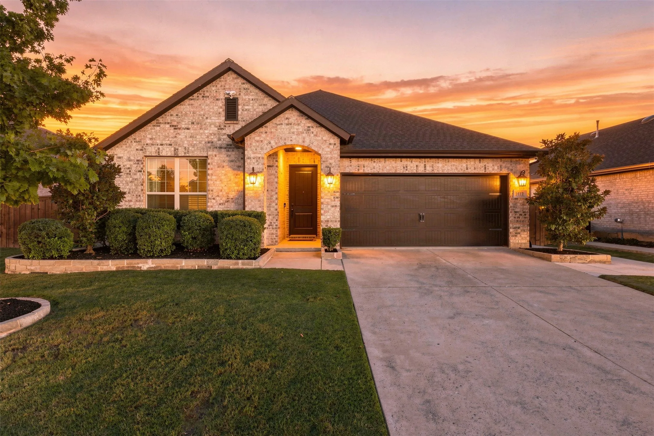 Single Family Residence For Sale in Denton County , 1612 Ranger Road, Aubrey, Texas 76227, 4 Bedroom, 3 Bathroom, 2 Garage spaces, 2,251 Sqft, built in 2019, mls#21362532, Real Estate Agent in Aubrey, Homes For Sale in Denton county, Homes For Sale in Aubrey, Realtor in Aubrey Texas, Real Estate Brokerage Independent Realty Texas, Luminita Cordes Realtor