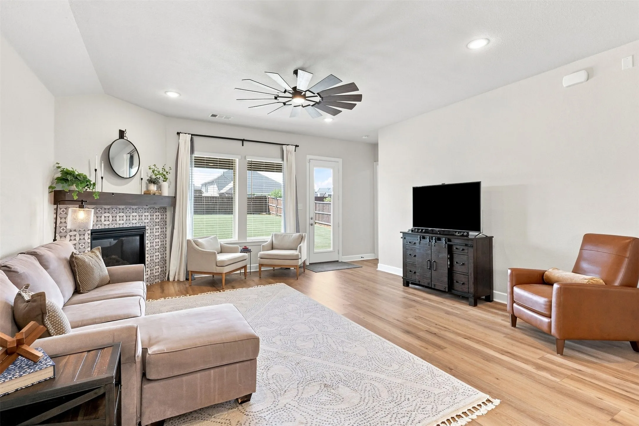 Single Family Residence For Sale in Denton County , 1612 Ranger Road, Aubrey, Texas 76227, 4 Bedroom, 3 Bathroom, 2 Garage spaces, 2,251 Sqft, built in 2019, mls#21362532, Real Estate Agent in Aubrey, Homes For Sale in Denton county, Homes For Sale in Aubrey, Realtor in Aubrey Texas, Real Estate Brokerage Independent Realty Texas, Luminita Cordes Realtor