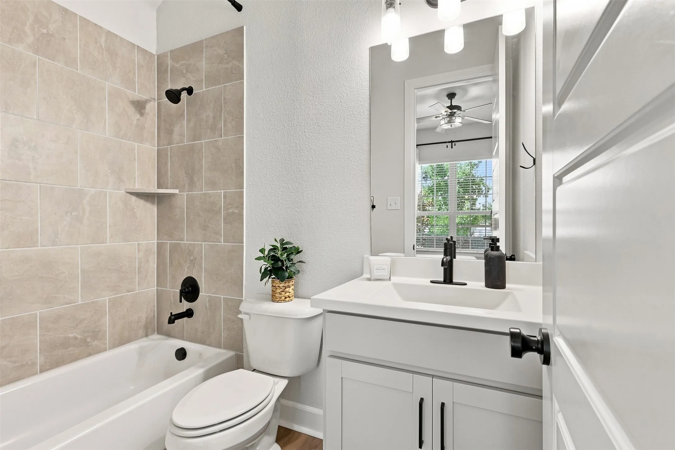 Single Family Residence For Sale in Denton County , 1612 Ranger Road, Aubrey, Texas 76227, 4 Bedroom, 3 Bathroom, 2 Garage spaces, 2,251 Sqft, built in 2019, mls#21362532, Real Estate Agent in Aubrey, Homes For Sale in Denton county, Homes For Sale in Aubrey, Realtor in Aubrey Texas, Real Estate Brokerage Independent Realty Texas, Luminita Cordes Realtor