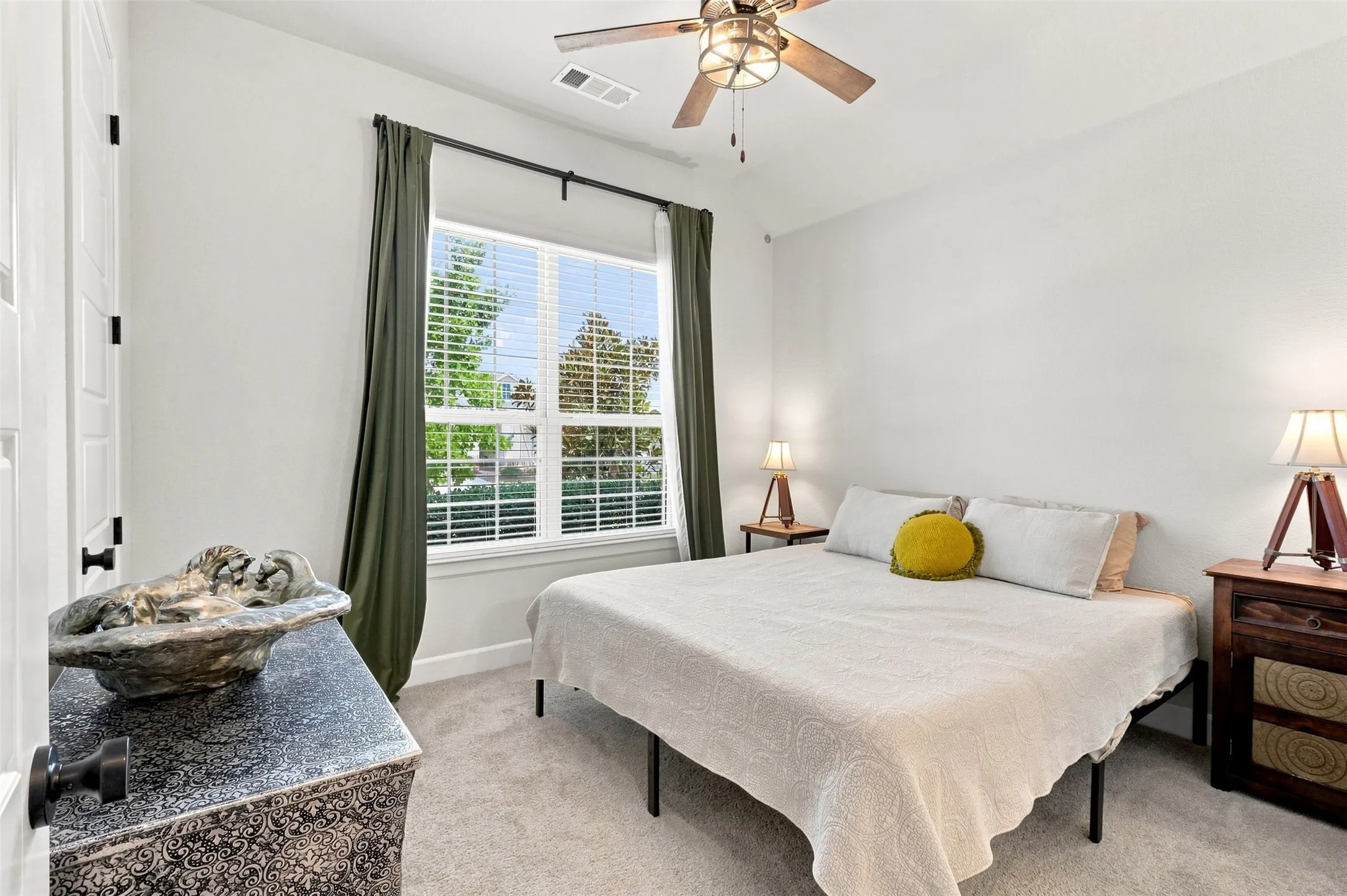 Single Family Residence For Sale in Denton County , 1612 Ranger Road, Aubrey, Texas 76227, 4 Bedroom, 3 Bathroom, 2 Garage spaces, 2,251 Sqft, built in 2019, mls#21362532, Real Estate Agent in Aubrey, Homes For Sale in Denton county, Homes For Sale in Aubrey, Realtor in Aubrey Texas, Real Estate Brokerage Independent Realty Texas, Luminita Cordes Realtor