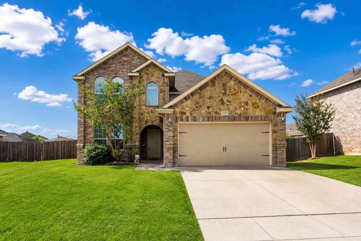 Single Family Residence For Sale in Tarrant County , 3729 Caladium Lane, Forest Hill, Texas 76140, 5 Bedroom, 3 Bathroom, 2 Garage spaces, 2,804 Sqft, built in 2016, mls#21363211, Real Estate Agent in Forest Hill, Homes For Sale in Tarrant county, Homes For Sale in Forest Hill, Realtor in Forest Hill Texas, Real Estate Brokerage Independent Realty Texas, Luminita Cordes Realtor