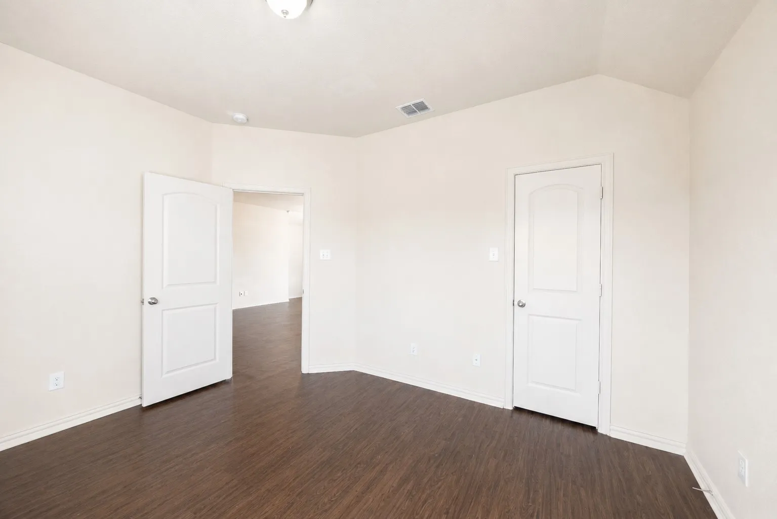 Single Family Residence For Sale in Tarrant County , 3729 Caladium Lane, Forest Hill, Texas 76140, 5 Bedroom, 3 Bathroom, 2 Garage spaces, 2,804 Sqft, built in 2016, mls#21363211, Real Estate Agent in Forest Hill, Homes For Sale in Tarrant county, Homes For Sale in Forest Hill, Realtor in Forest Hill Texas, Real Estate Brokerage Independent Realty Texas, Luminita Cordes Realtor