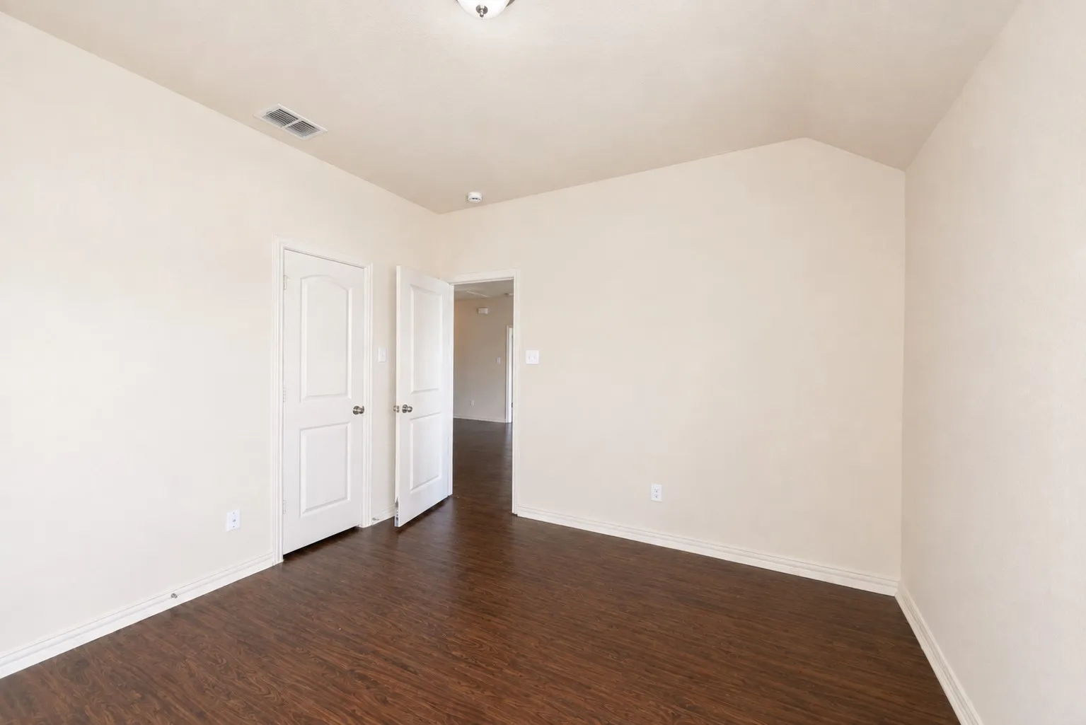 Single Family Residence For Sale in Tarrant County , 3729 Caladium Lane, Forest Hill, Texas 76140, 5 Bedroom, 3 Bathroom, 2 Garage spaces, 2,804 Sqft, built in 2016, mls#21363211, Real Estate Agent in Forest Hill, Homes For Sale in Tarrant county, Homes For Sale in Forest Hill, Realtor in Forest Hill Texas, Real Estate Brokerage Independent Realty Texas, Luminita Cordes Realtor