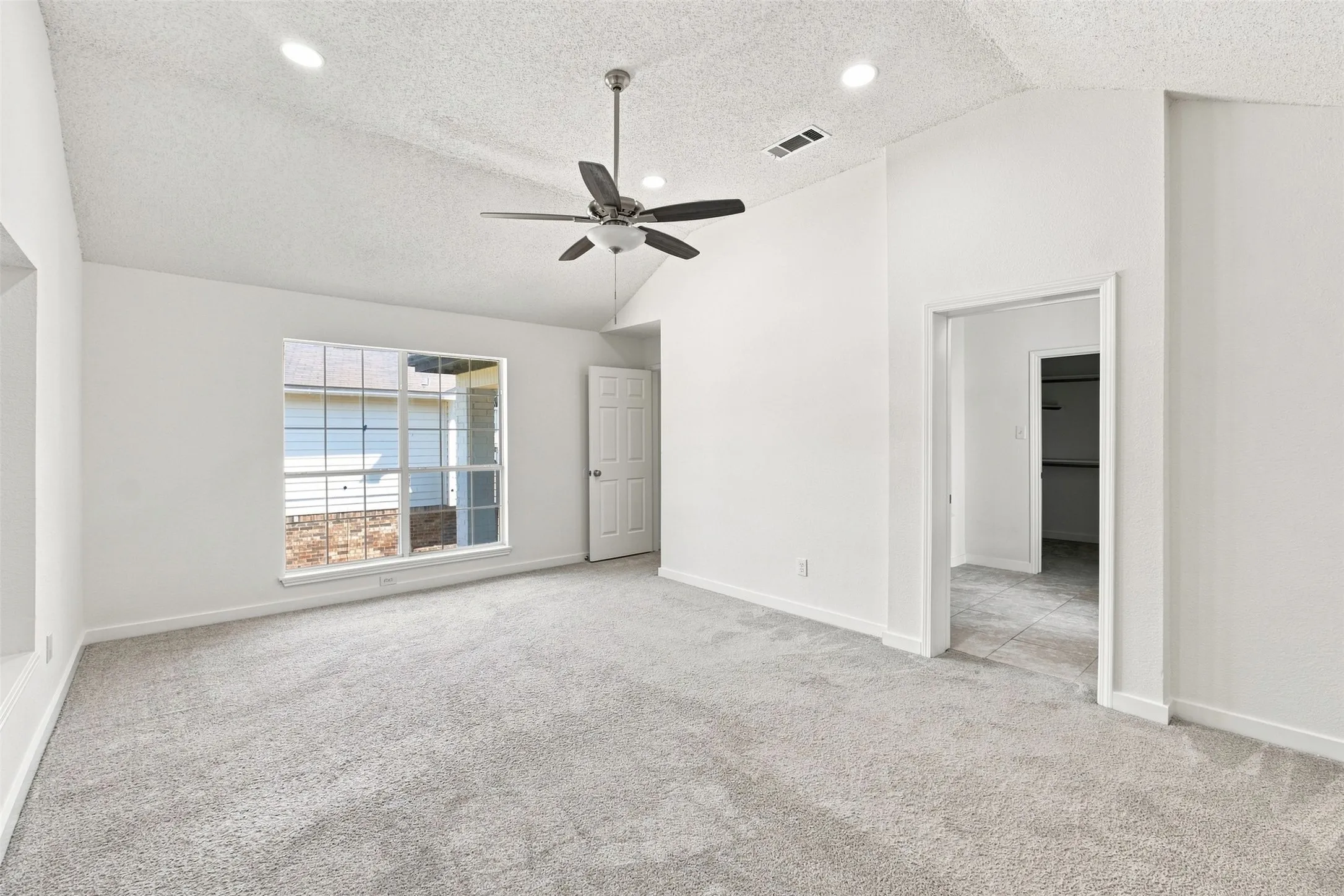 Single Family Residence For Rent in Denton County , 2124 Newport Drive, Flower Mound, Texas 75028, 4 Bedroom, 3 Bathroom, 2 Garage spaces, 2,211 Sqft, built in 1992, mls#21366959, Real Estate Agent in Flower Mound, Homes For Rent in Denton county, Homes For Rent in Flower Mound, Realtor in Flower Mound Texas, Real Estate Brokerage Independent Realty Texas, Luminita Cordes Realtor