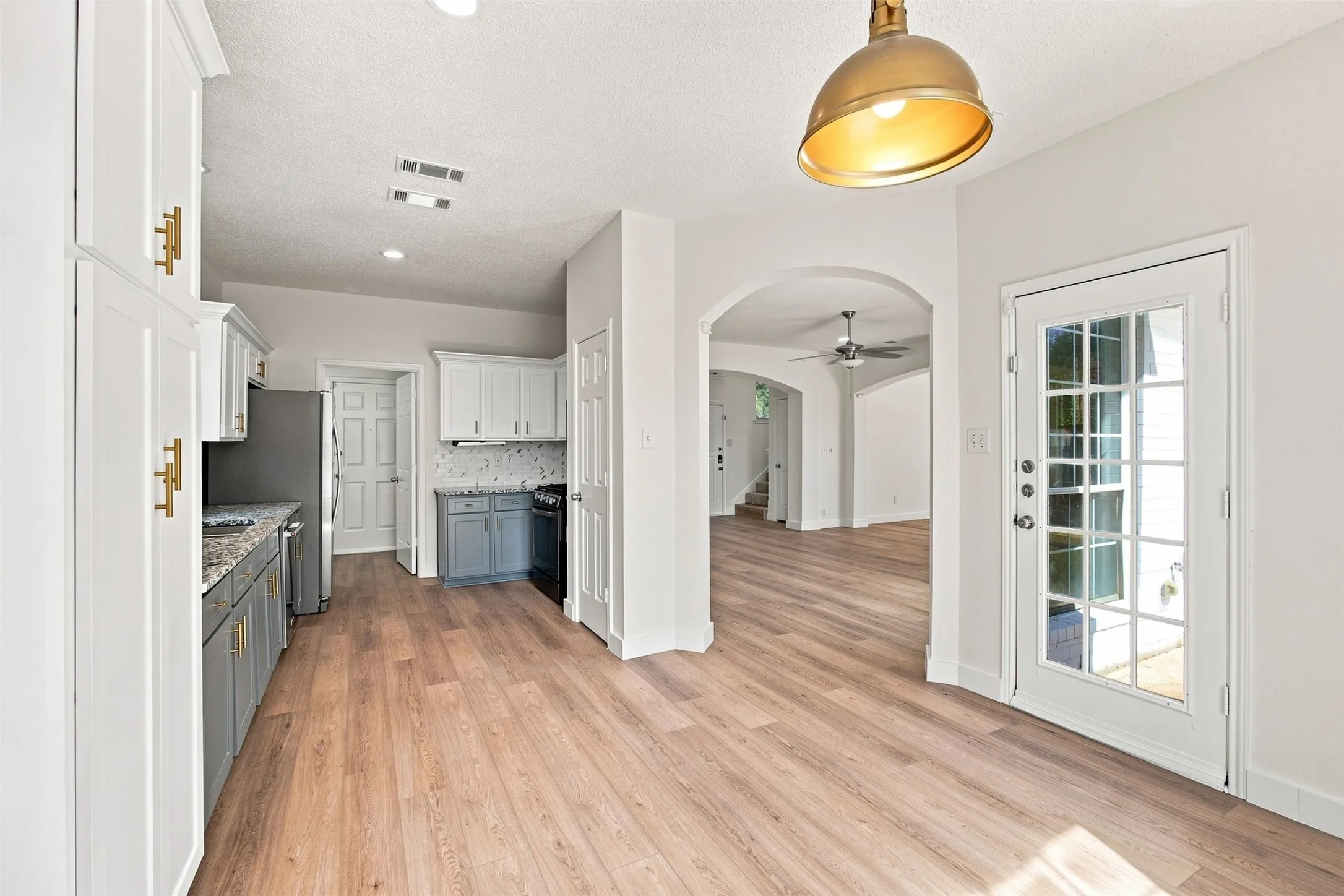 Single Family Residence For Rent in Denton County , 2124 Newport Drive, Flower Mound, Texas 75028, 4 Bedroom, 3 Bathroom, 2 Garage spaces, 2,211 Sqft, built in 1992, mls#21366959, Real Estate Agent in Flower Mound, Homes For Rent in Denton county, Homes For Rent in Flower Mound, Realtor in Flower Mound Texas, Real Estate Brokerage Independent Realty Texas, Luminita Cordes Realtor