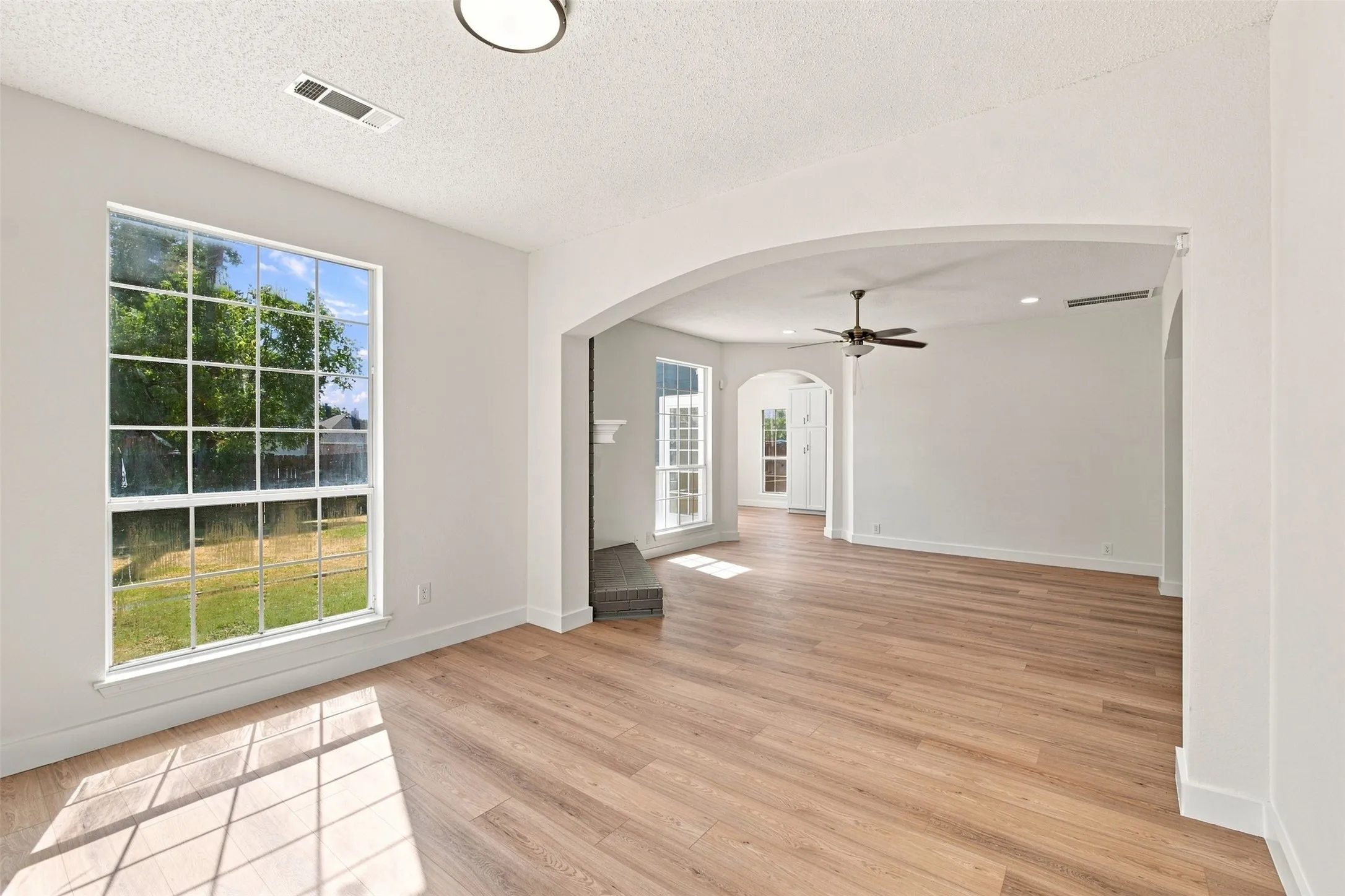 Single Family Residence For Rent in Denton County , 2124 Newport Drive, Flower Mound, Texas 75028, 4 Bedroom, 3 Bathroom, 2 Garage spaces, 2,211 Sqft, built in 1992, mls#21366959, Real Estate Agent in Flower Mound, Homes For Rent in Denton county, Homes For Rent in Flower Mound, Realtor in Flower Mound Texas, Real Estate Brokerage Independent Realty Texas, Luminita Cordes Realtor