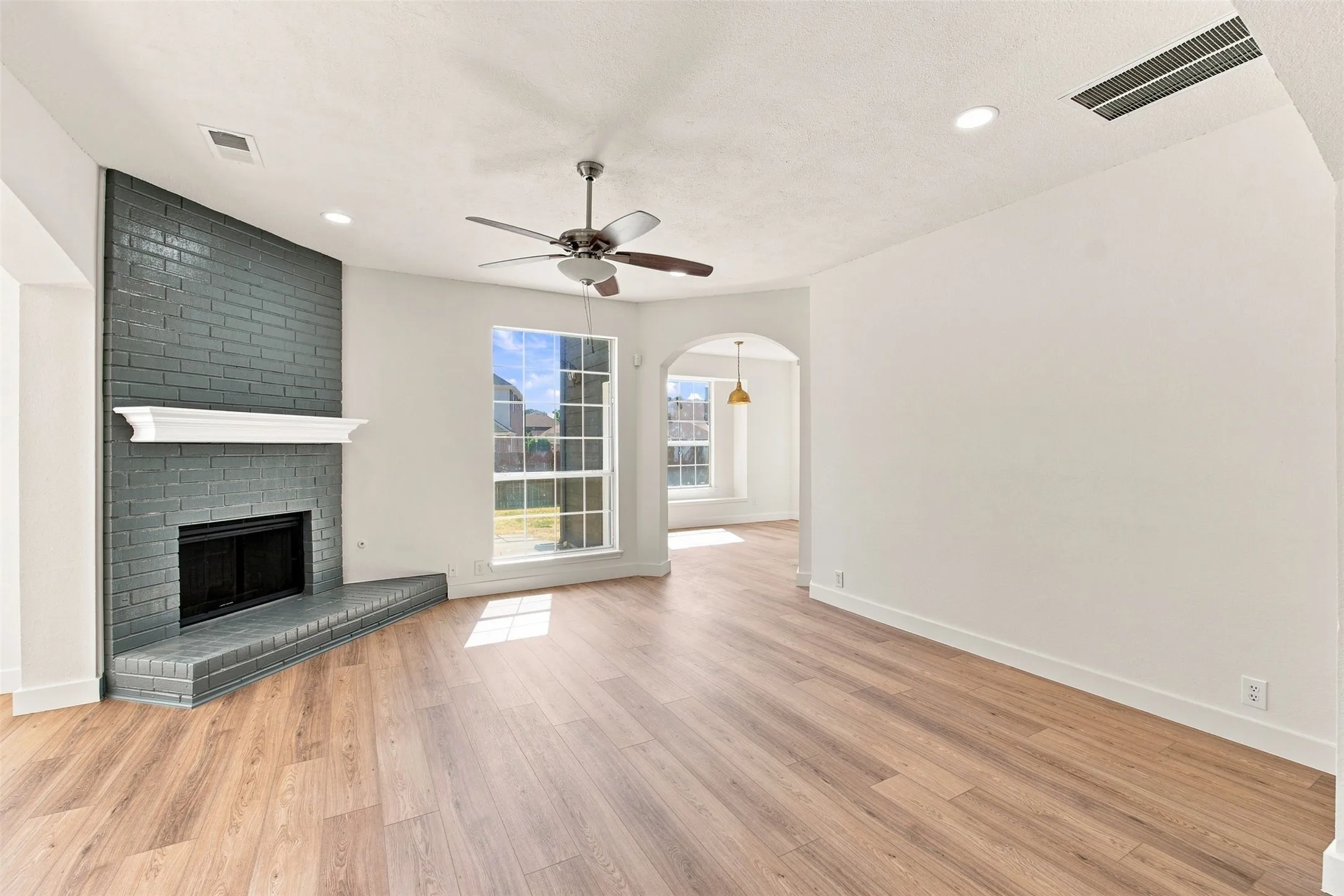 Single Family Residence For Rent in Denton County , 2124 Newport Drive, Flower Mound, Texas 75028, 4 Bedroom, 3 Bathroom, 2 Garage spaces, 2,211 Sqft, built in 1992, mls#21366959, Real Estate Agent in Flower Mound, Homes For Rent in Denton county, Homes For Rent in Flower Mound, Realtor in Flower Mound Texas, Real Estate Brokerage Independent Realty Texas, Luminita Cordes Realtor