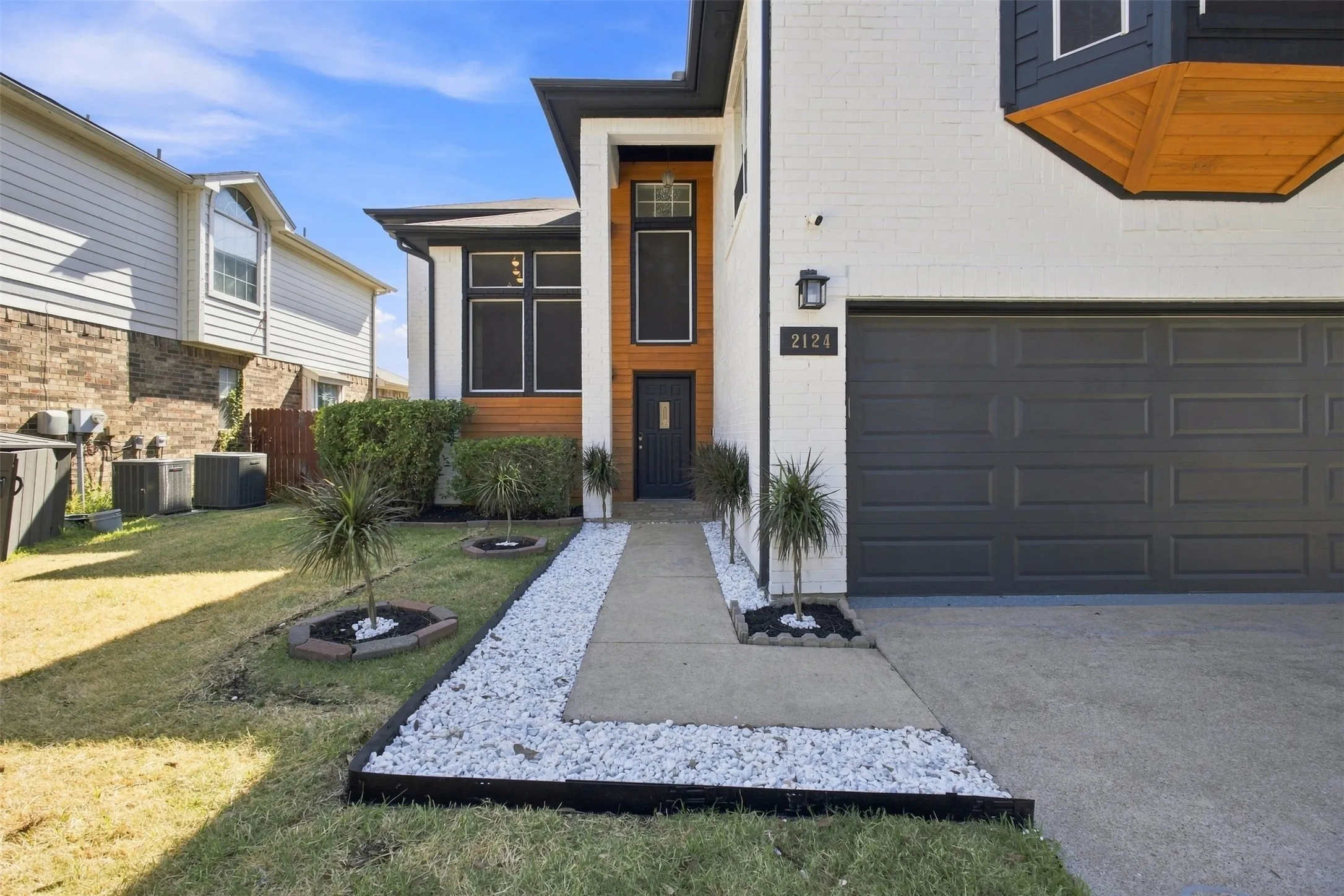 Single Family Residence For Rent in Denton County , 2124 Newport Drive, Flower Mound, Texas 75028, 4 Bedroom, 3 Bathroom, 2 Garage spaces, 2,211 Sqft, built in 1992, mls#21366959, Real Estate Agent in Flower Mound, Homes For Rent in Denton county, Homes For Rent in Flower Mound, Realtor in Flower Mound Texas, Real Estate Brokerage Independent Realty Texas, Luminita Cordes Realtor
