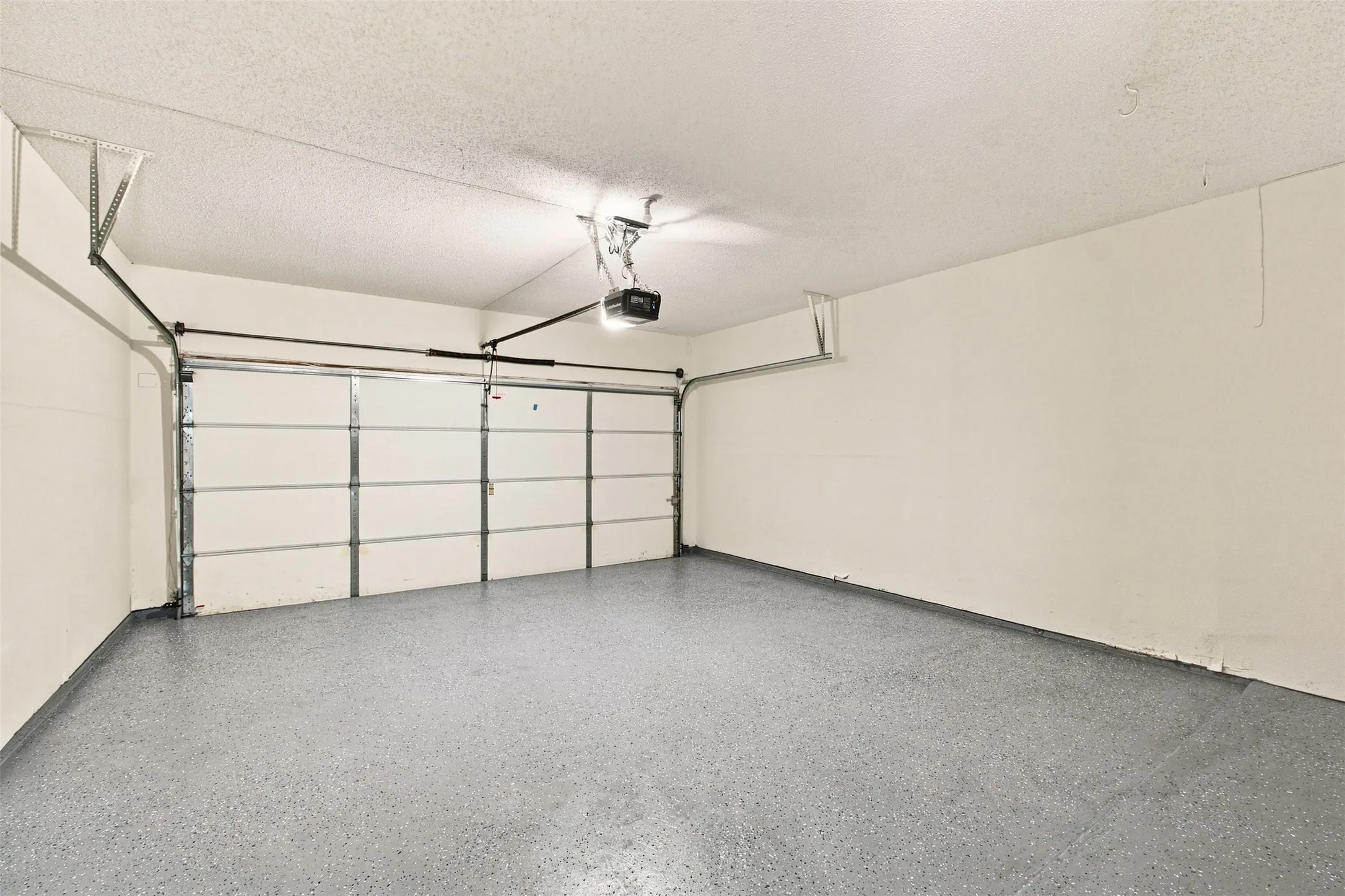 Single Family Residence For Rent in Denton County , 2124 Newport Drive, Flower Mound, Texas 75028, 4 Bedroom, 3 Bathroom, 2 Garage spaces, 2,211 Sqft, built in 1992, mls#21366959, Real Estate Agent in Flower Mound, Homes For Rent in Denton county, Homes For Rent in Flower Mound, Realtor in Flower Mound Texas, Real Estate Brokerage Independent Realty Texas, Luminita Cordes Realtor