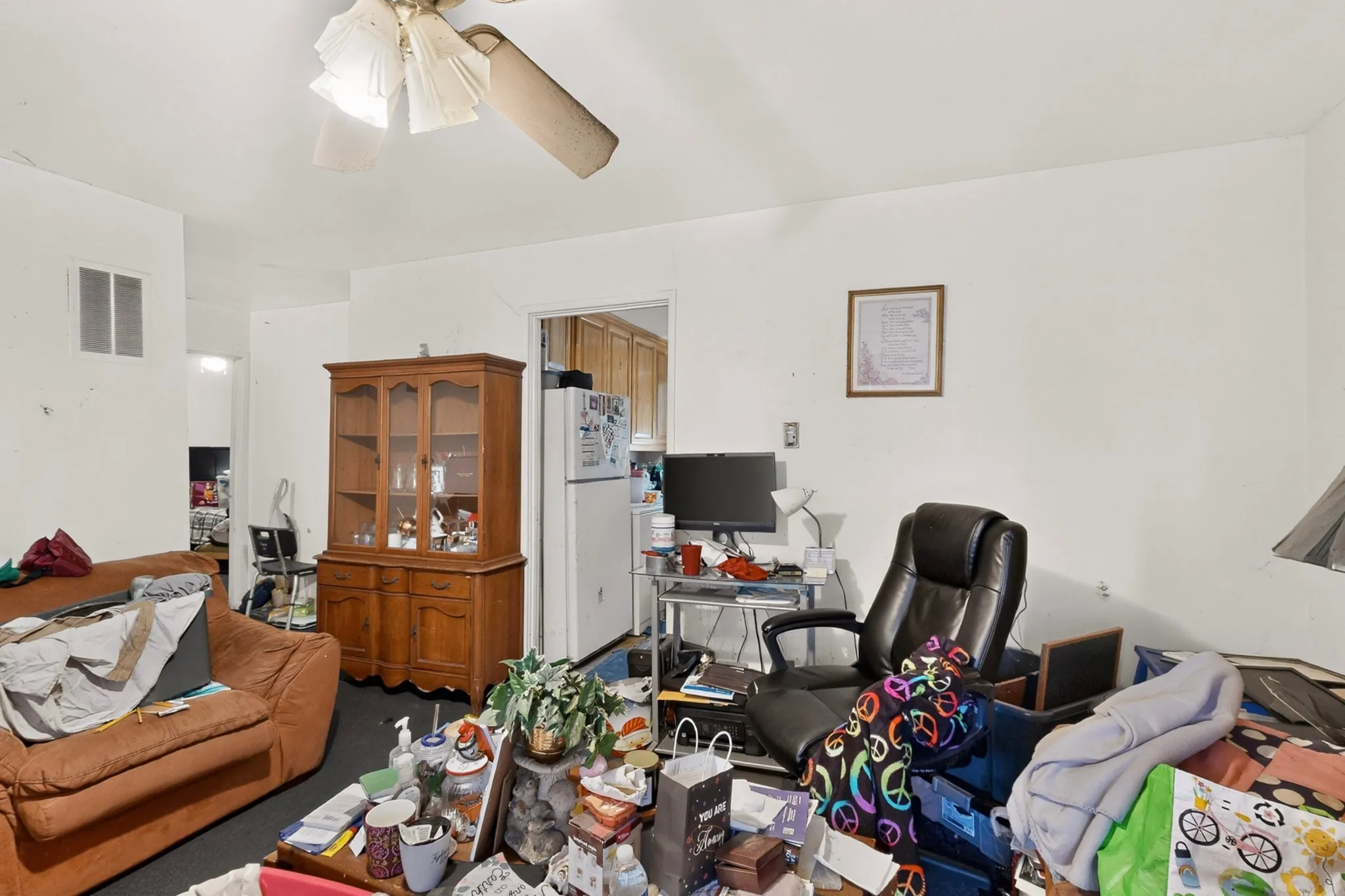 Single Family Residence For Sale in Ellis County , 2225 Mayfair Street, Ennis, Texas 75119, 3 Bedroom, 1 Bathroom, 1 Garage spaces, 908 Sqft, built in 1955, mls#21366433, Real Estate Agent in Ennis, Homes For Sale in Ellis county, Homes For Sale in Ennis, Realtor in Ennis Texas, Real Estate Brokerage Independent Realty Texas, Luminita Cordes Realtor