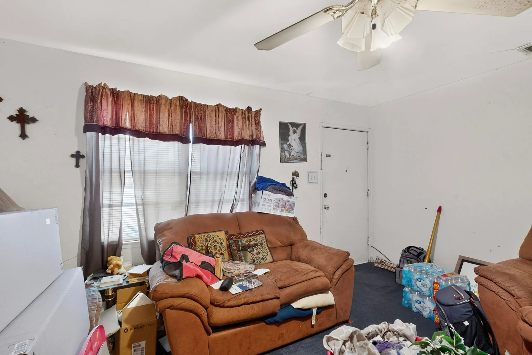 Single Family Residence For Sale in Ellis County , 2225 Mayfair Street, Ennis, Texas 75119, 3 Bedroom, 1 Bathroom, 1 Garage spaces, 908 Sqft, built in 1955, mls#21366433, Real Estate Agent in Ennis, Homes For Sale in Ellis county, Homes For Sale in Ennis, Realtor in Ennis Texas, Real Estate Brokerage Independent Realty Texas, Luminita Cordes Realtor