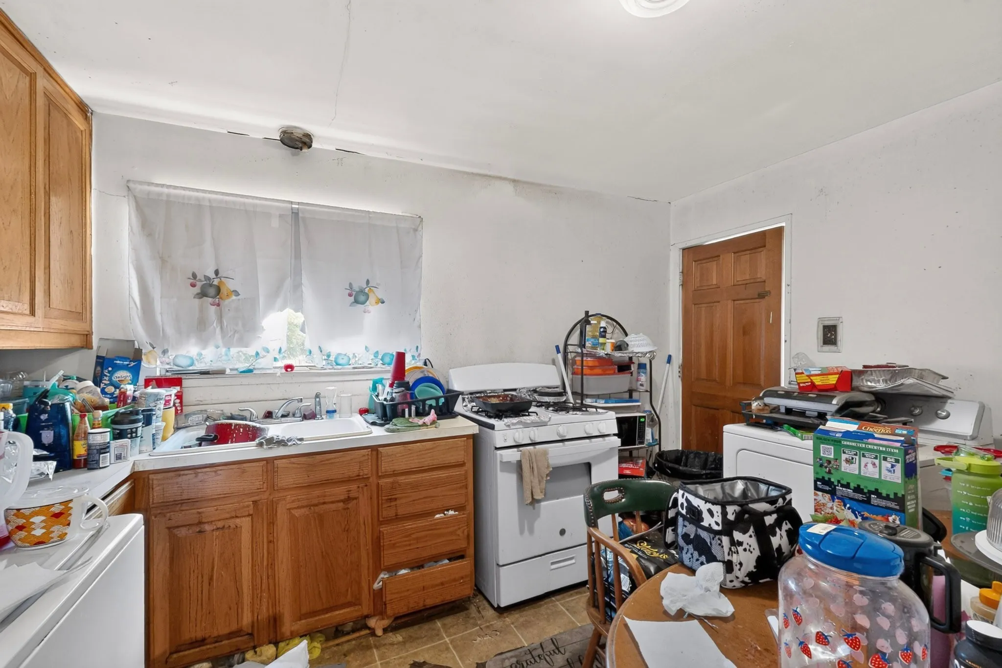 Single Family Residence For Sale in Ellis County , 2225 Mayfair Street, Ennis, Texas 75119, 3 Bedroom, 1 Bathroom, 1 Garage spaces, 908 Sqft, built in 1955, mls#21366433, Real Estate Agent in Ennis, Homes For Sale in Ellis county, Homes For Sale in Ennis, Realtor in Ennis Texas, Real Estate Brokerage Independent Realty Texas, Luminita Cordes Realtor