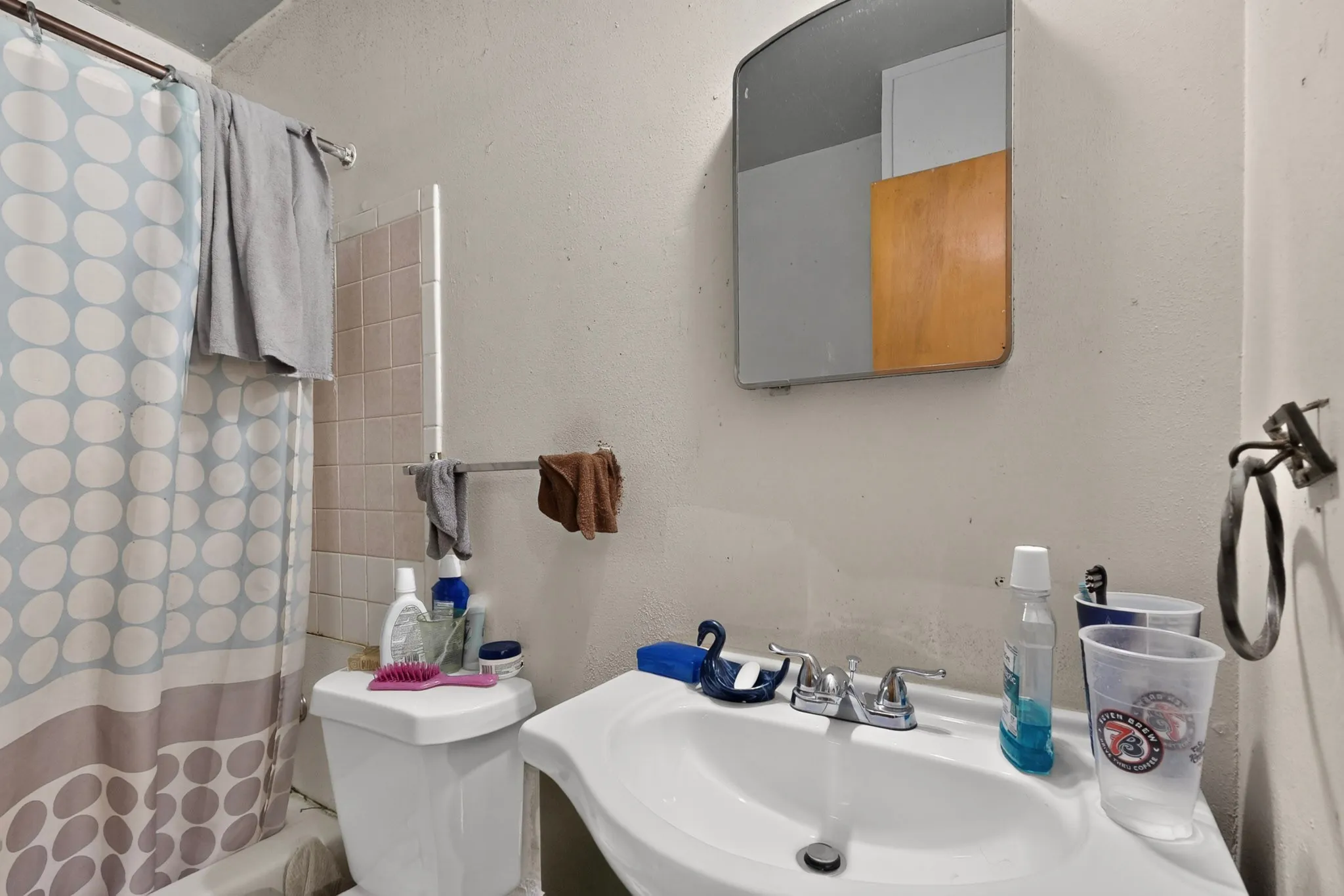 Single Family Residence For Sale in Ellis County , 2225 Mayfair Street, Ennis, Texas 75119, 3 Bedroom, 1 Bathroom, 1 Garage spaces, 908 Sqft, built in 1955, mls#21366433, Real Estate Agent in Ennis, Homes For Sale in Ellis county, Homes For Sale in Ennis, Realtor in Ennis Texas, Real Estate Brokerage Independent Realty Texas, Luminita Cordes Realtor
