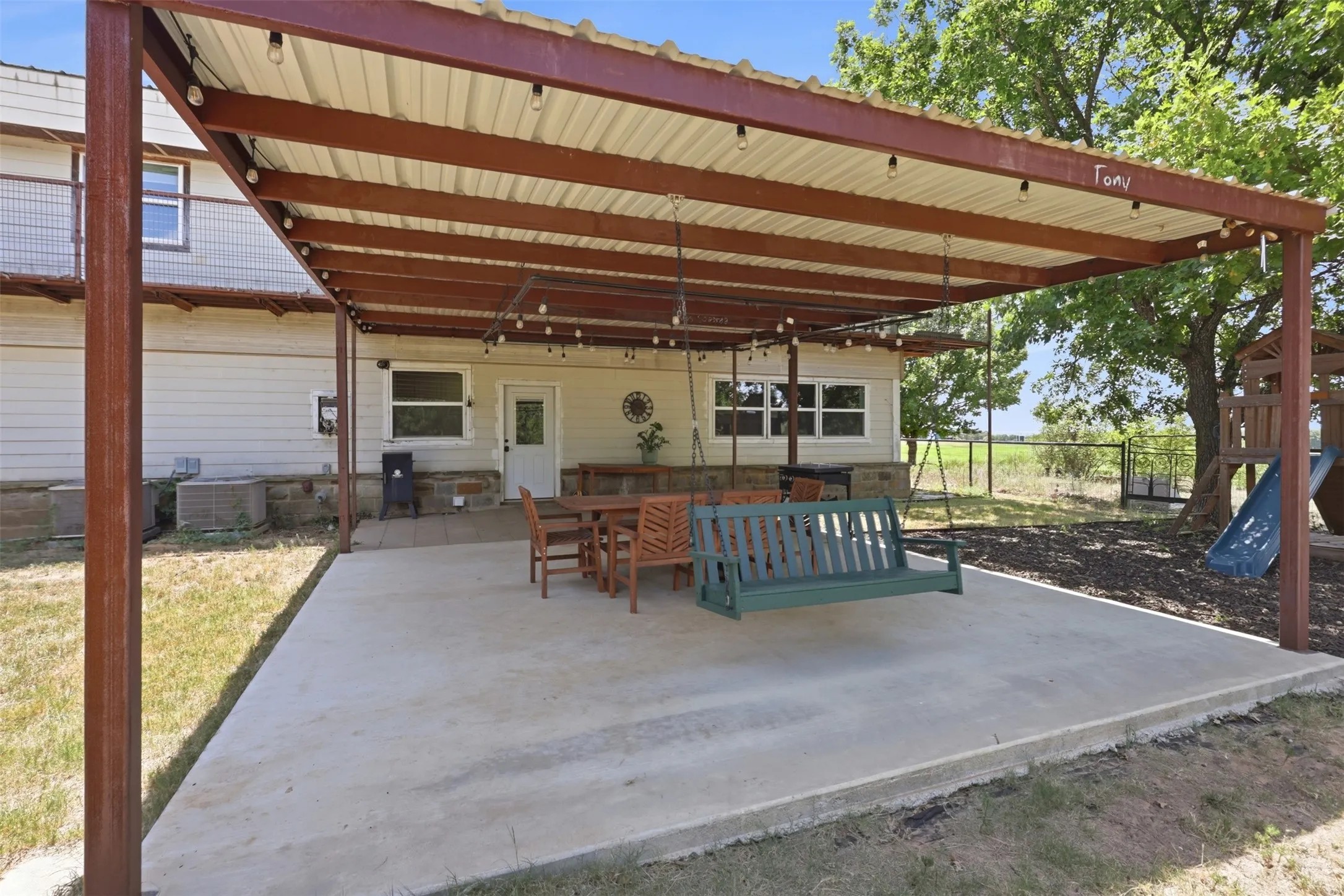 Single Family Residence For Sale in Wise County , 1724 County Road 4790, Boyd, Texas 76023, 6 Bedroom, 4 Bathroom, Garage spaces, 3,600 Sqft, built in 2017, mls#21362695, Real Estate Agent in Boyd, Homes For Sale in Wise county, Homes For Sale in Boyd, Realtor in Boyd Texas, Real Estate Brokerage Independent Realty Texas, Luminita Cordes Realtor