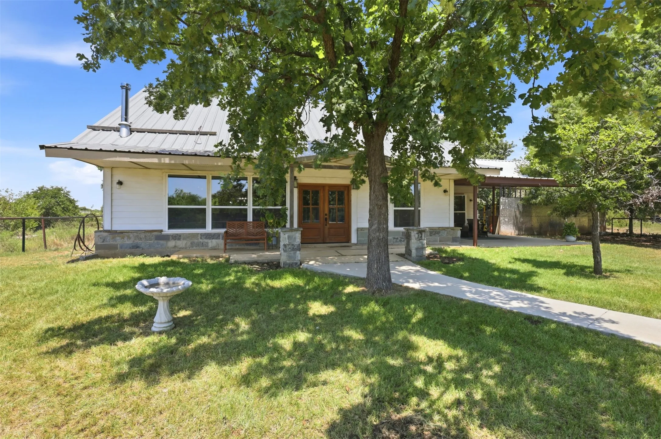 Single Family Residence For Sale in Wise County , 1724 County Road 4790, Boyd, Texas 76023, 6 Bedroom, 4 Bathroom, Garage spaces, 3,600 Sqft, built in 2017, mls#21362695, Real Estate Agent in Boyd, Homes For Sale in Wise county, Homes For Sale in Boyd, Realtor in Boyd Texas, Real Estate Brokerage Independent Realty Texas, Luminita Cordes Realtor