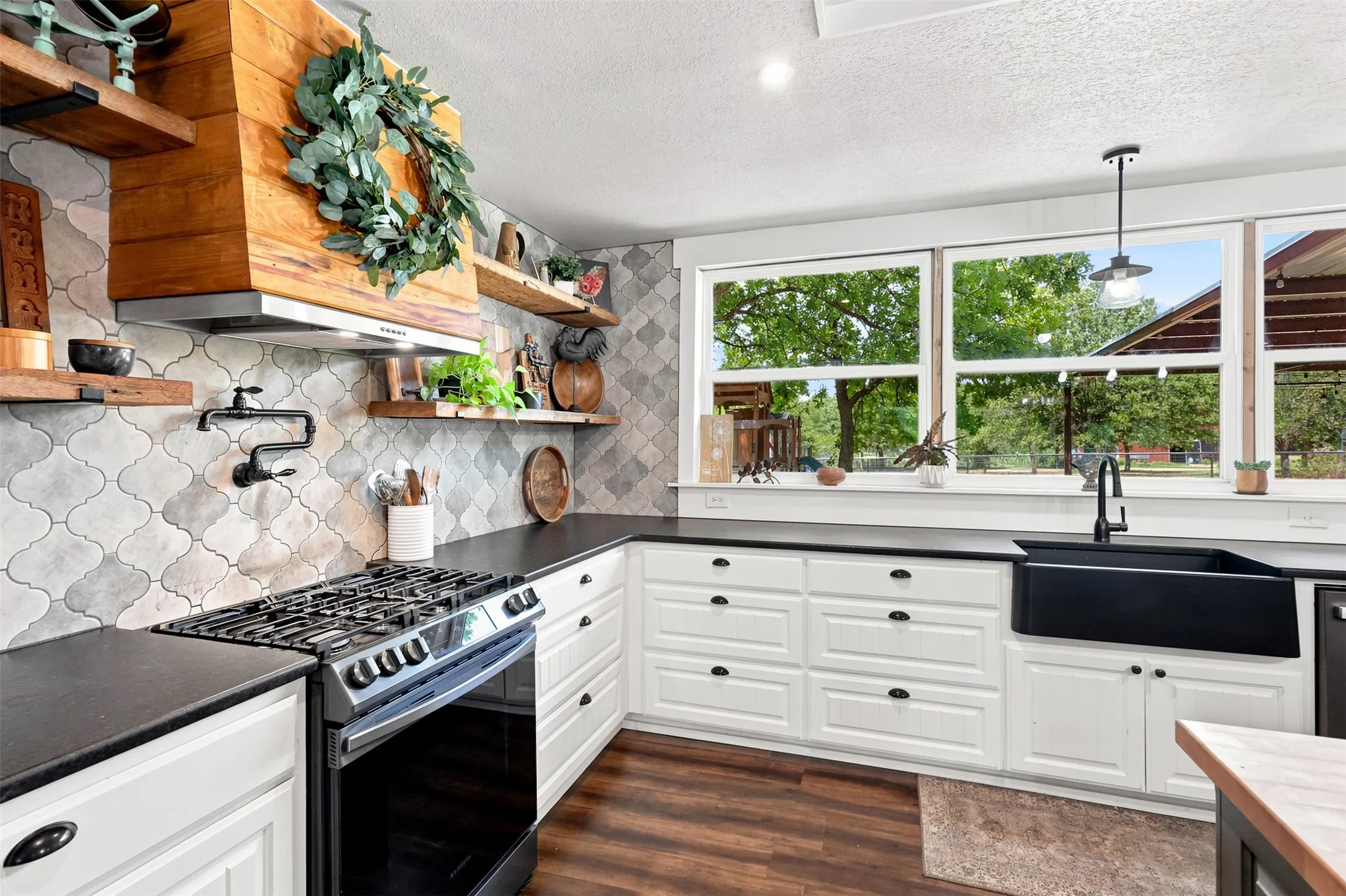 Single Family Residence For Sale in Wise County , 1724 County Road 4790, Boyd, Texas 76023, 6 Bedroom, 4 Bathroom, Garage spaces, 3,600 Sqft, built in 2017, mls#21362695, Real Estate Agent in Boyd, Homes For Sale in Wise county, Homes For Sale in Boyd, Realtor in Boyd Texas, Real Estate Brokerage Independent Realty Texas, Luminita Cordes Realtor