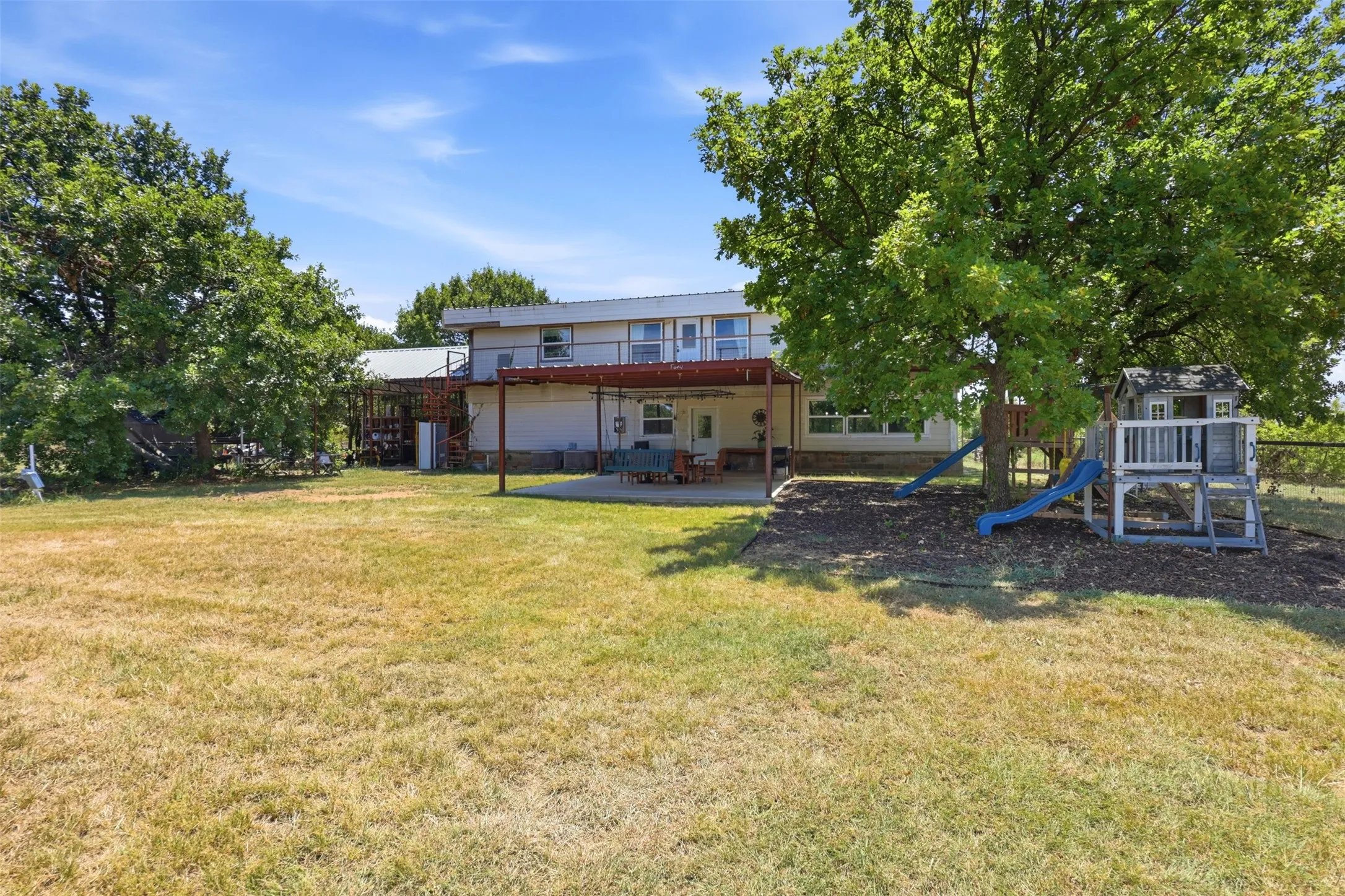 Single Family Residence For Sale in Wise County , 1724 County Road 4790, Boyd, Texas 76023, 6 Bedroom, 4 Bathroom, Garage spaces, 3,600 Sqft, built in 2017, mls#21362695, Real Estate Agent in Boyd, Homes For Sale in Wise county, Homes For Sale in Boyd, Realtor in Boyd Texas, Real Estate Brokerage Independent Realty Texas, Luminita Cordes Realtor