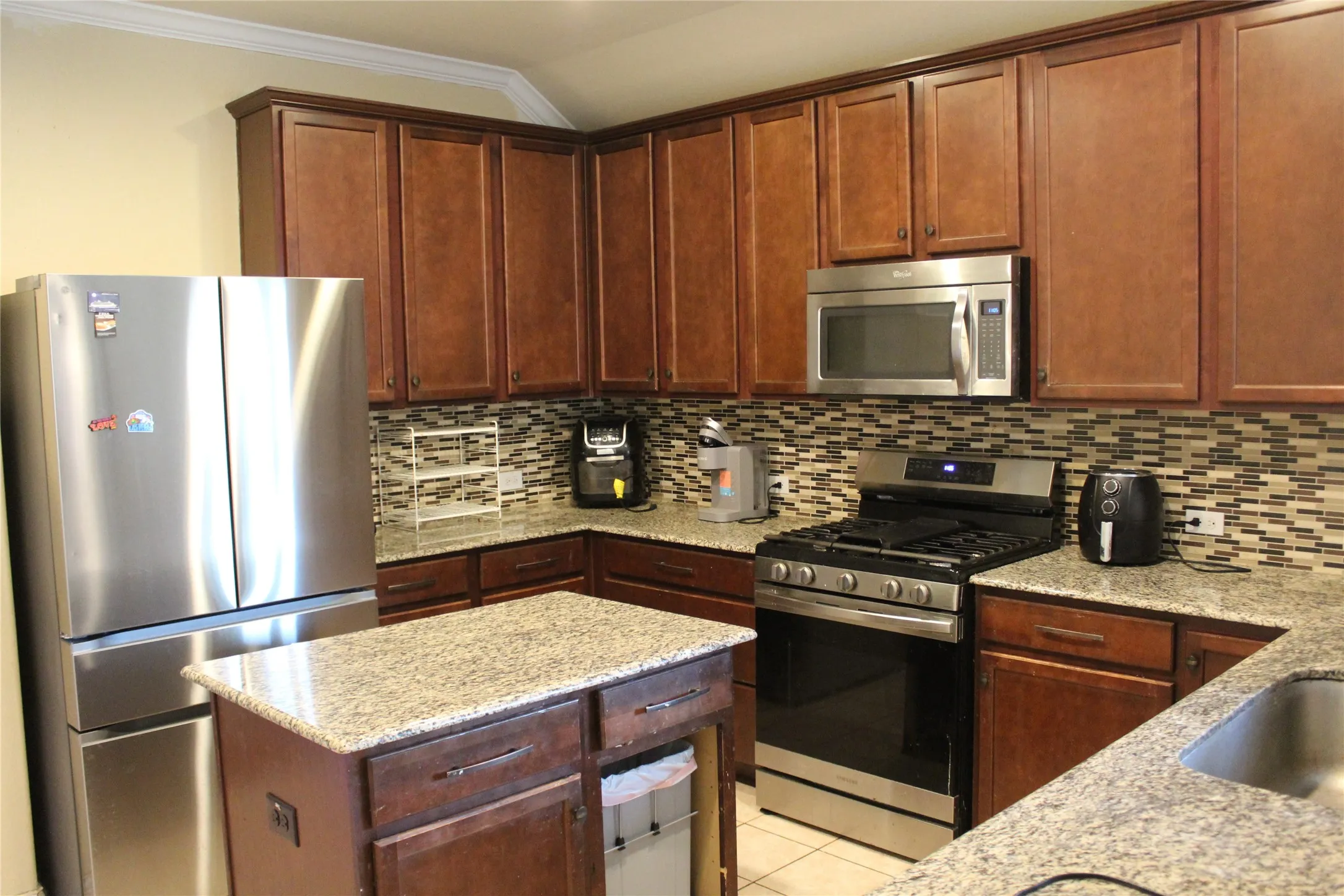 Single Family Residence For Sale in Denton County , 809 Kinghaven Drive, Little Elm, Texas 75068, 4 Bedroom, 2 Bathroom, 2 Garage spaces, 2,025 Sqft, built in 2016, mls#21366101, Real Estate Agent in Little Elm, Homes For Sale in Denton county, Homes For Sale in Little Elm, Realtor in Little Elm Texas, Real Estate Brokerage Independent Realty Texas, Luminita Cordes Realtor