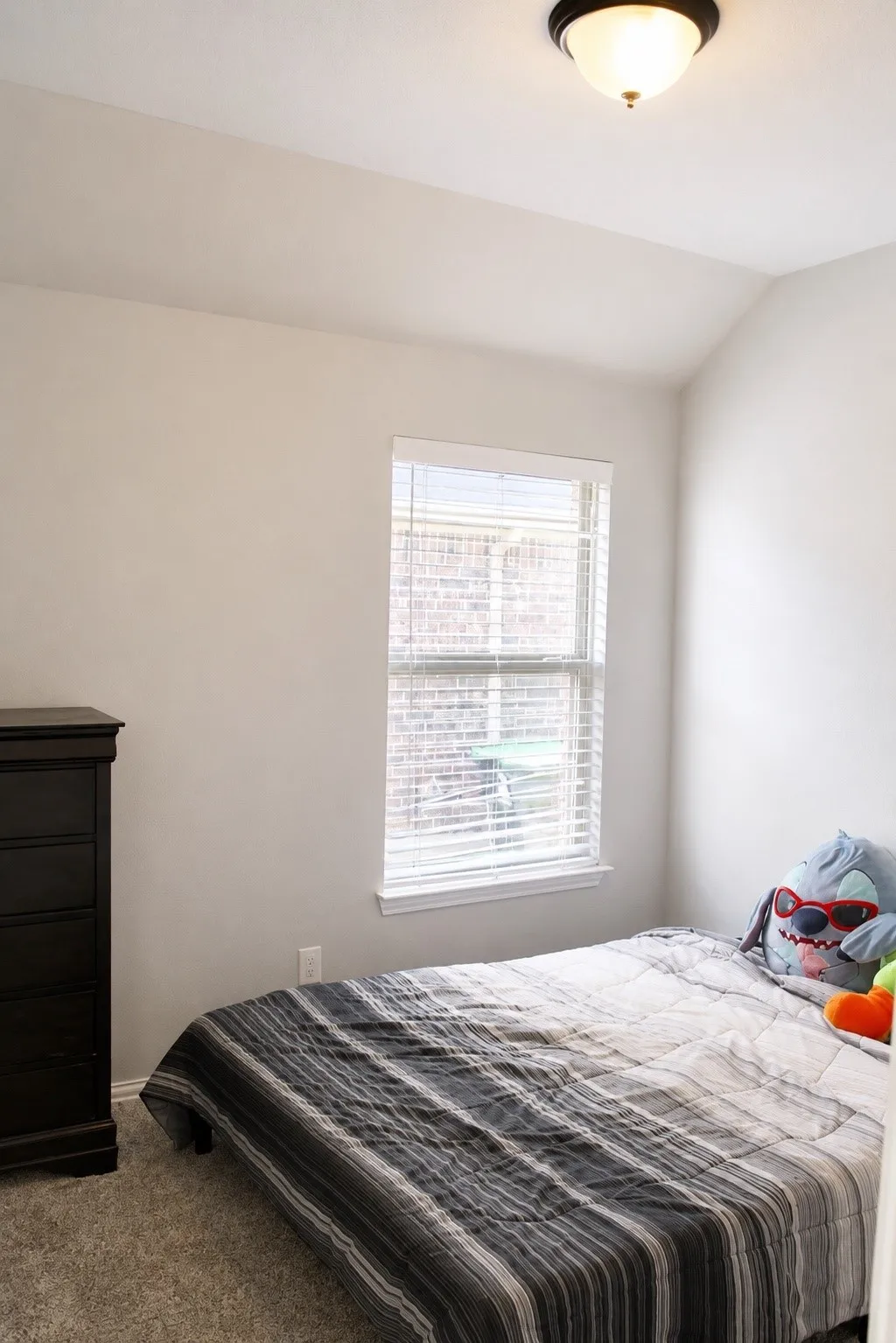 Single Family Residence For Sale in Denton County , 809 Kinghaven Drive, Little Elm, Texas 75068, 4 Bedroom, 2 Bathroom, 2 Garage spaces, 2,025 Sqft, built in 2016, mls#21366101, Real Estate Agent in Little Elm, Homes For Sale in Denton county, Homes For Sale in Little Elm, Realtor in Little Elm Texas, Real Estate Brokerage Independent Realty Texas, Luminita Cordes Realtor