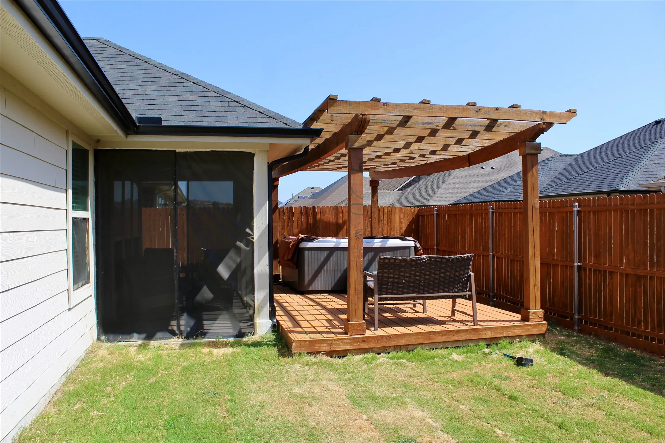 Single Family Residence For Sale in Denton County , 809 Kinghaven Drive, Little Elm, Texas 75068, 4 Bedroom, 2 Bathroom, 2 Garage spaces, 2,025 Sqft, built in 2016, mls#21366101, Real Estate Agent in Little Elm, Homes For Sale in Denton county, Homes For Sale in Little Elm, Realtor in Little Elm Texas, Real Estate Brokerage Independent Realty Texas, Luminita Cordes Realtor